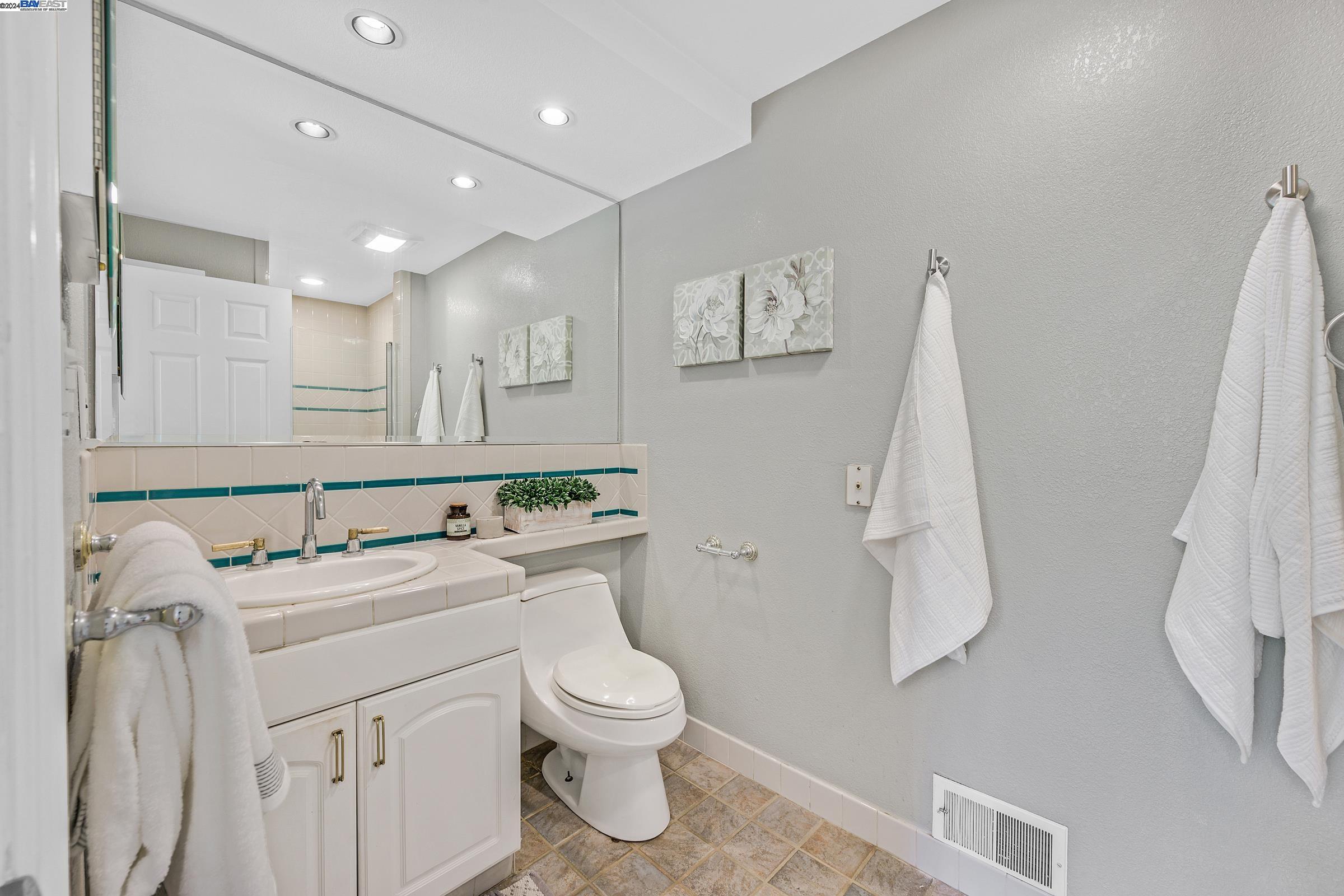 Detail Gallery Image 18 of 34 For 4217 Silver St, Pleasanton,  CA 94566 - 3 Beds | 2 Baths