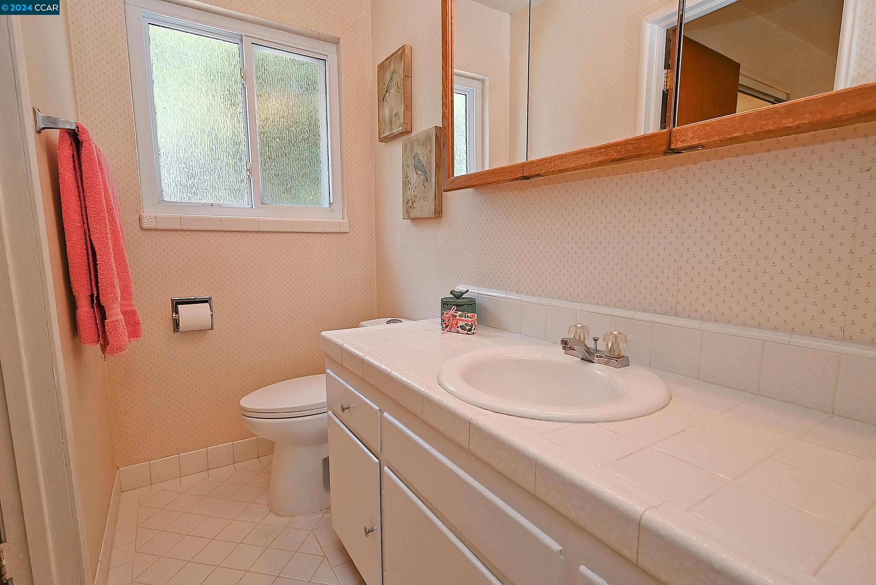 Detail Gallery Image 18 of 34 For 41 Manzanita Ct, Lafayette,  CA 94595 - 3 Beds | 2 Baths