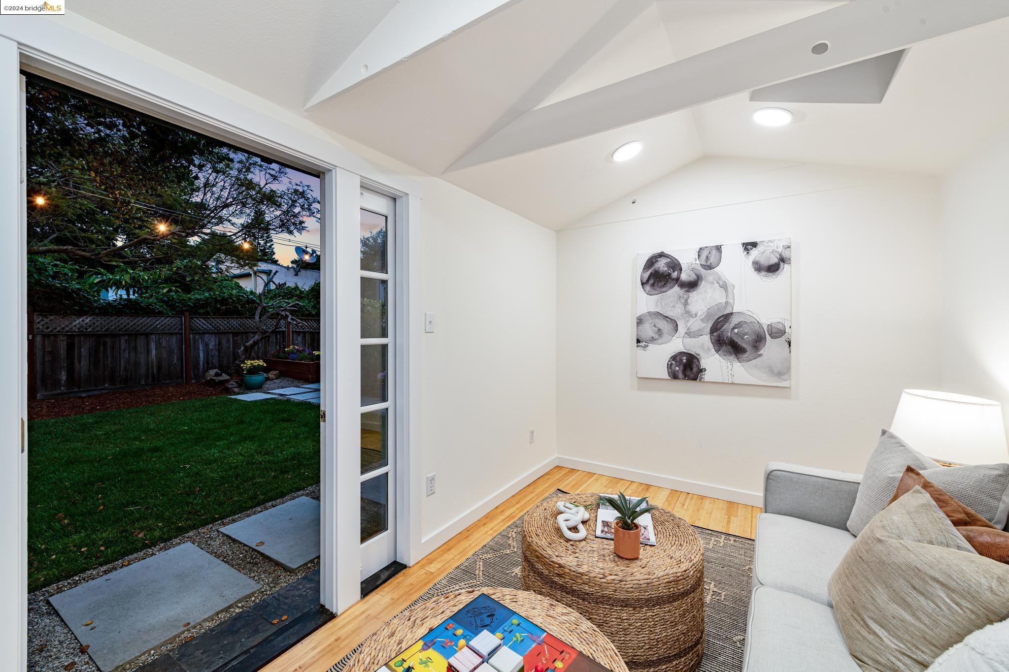 Detail Gallery Image 30 of 40 For 1314 Cornell Ave, Berkeley,  CA 94702 - 2 Beds | 1 Baths