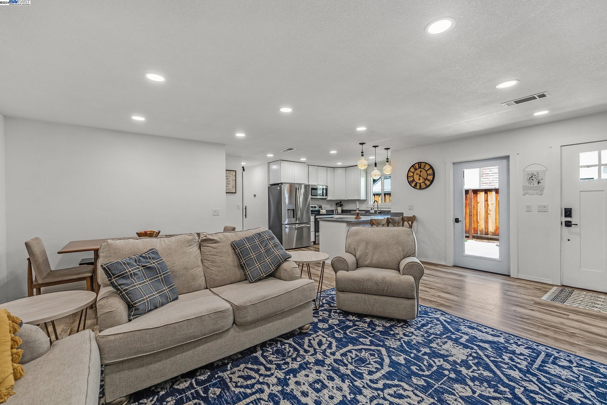 Detail Gallery Image 2 of 35 For 1742 Mira Loma St, Livermore,  CA 94551 - 3 Beds | 2 Baths