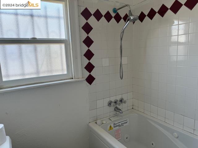 Detail Gallery Image 15 of 25 For 7506 Arthur St, Oakland,  CA 94605 - 2 Beds | 1 Baths