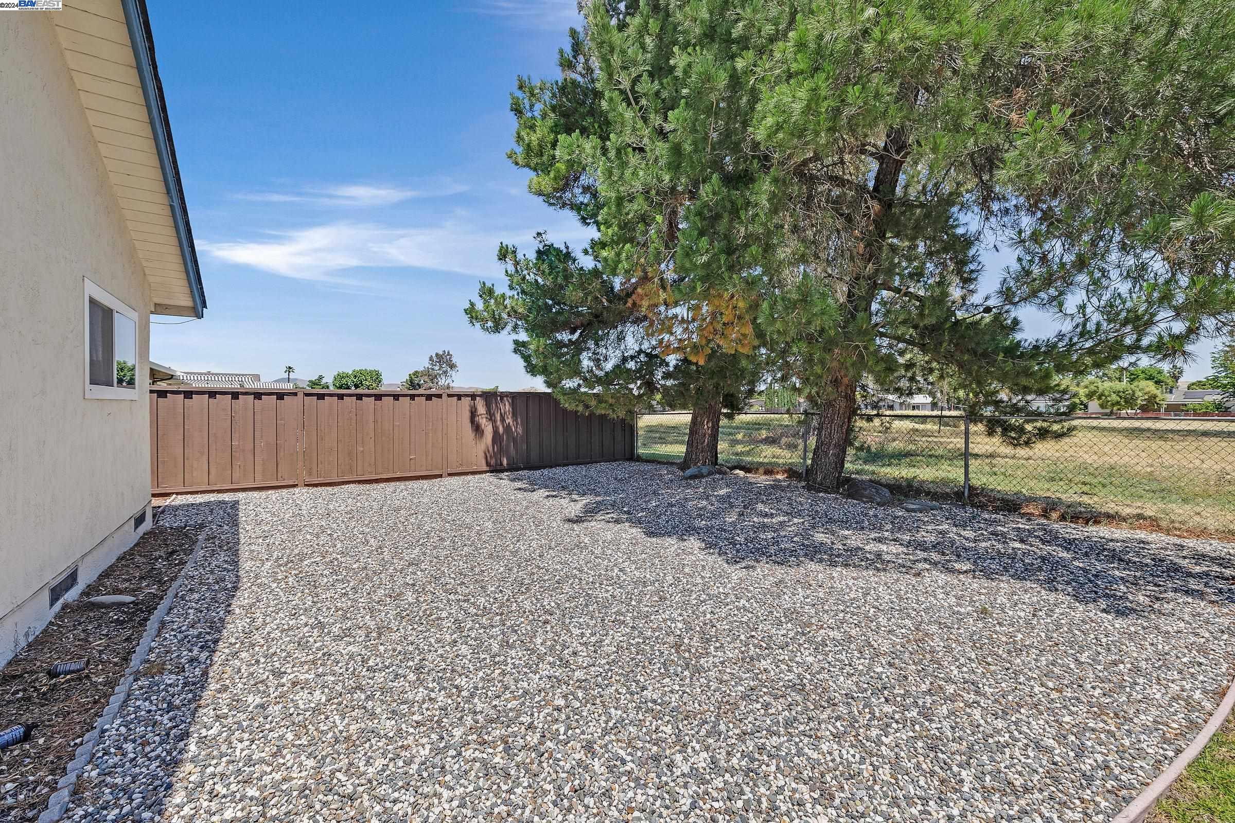 Detail Gallery Image 9 of 35 For 1227 Aster Ln, Livermore,  CA 94551 - 3 Beds | 2 Baths