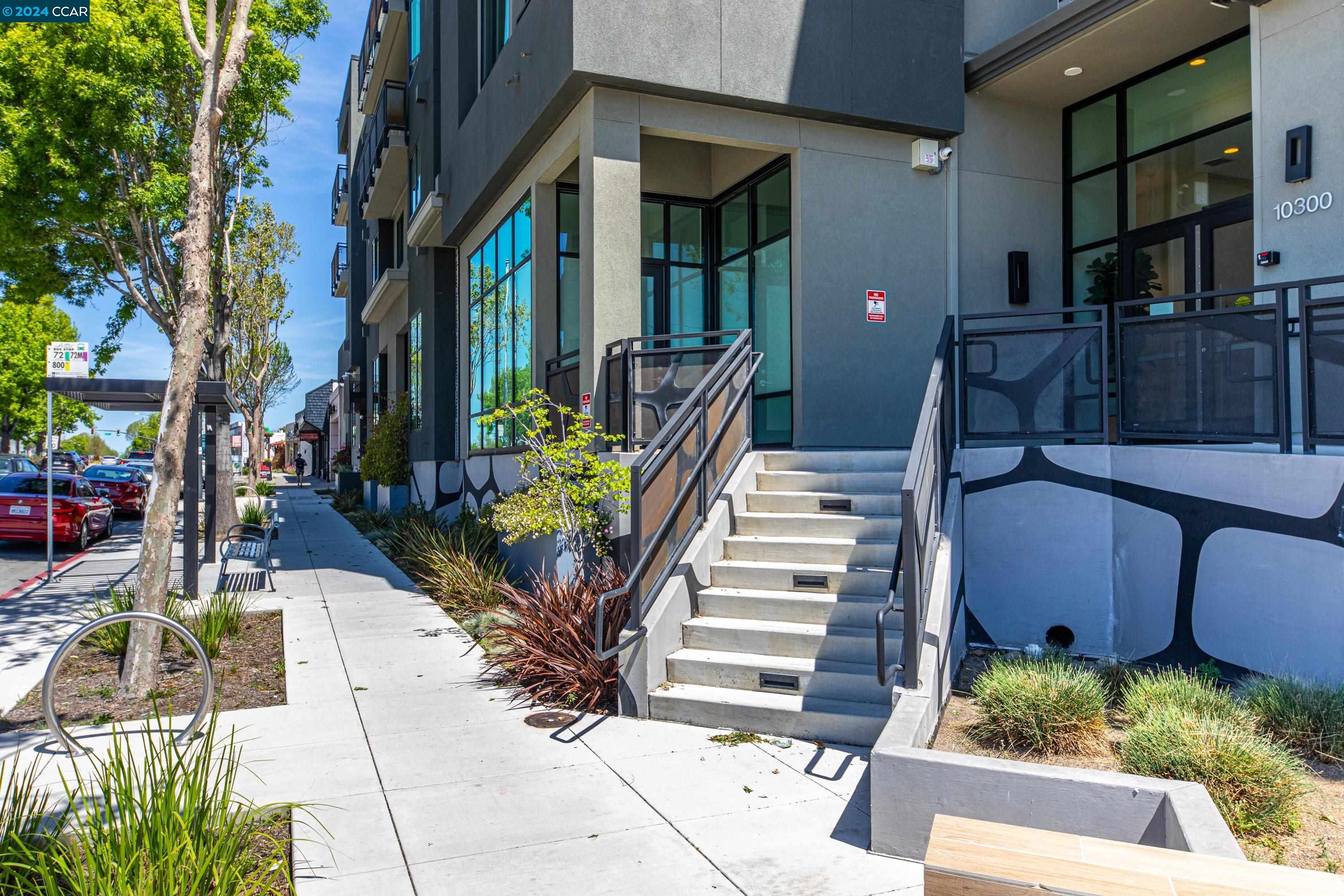 Detail Gallery Image 3 of 26 For 10300 San Pablo Ave #403,  El Cerrito,  CA 94530 - 2 Beds | 2 Baths