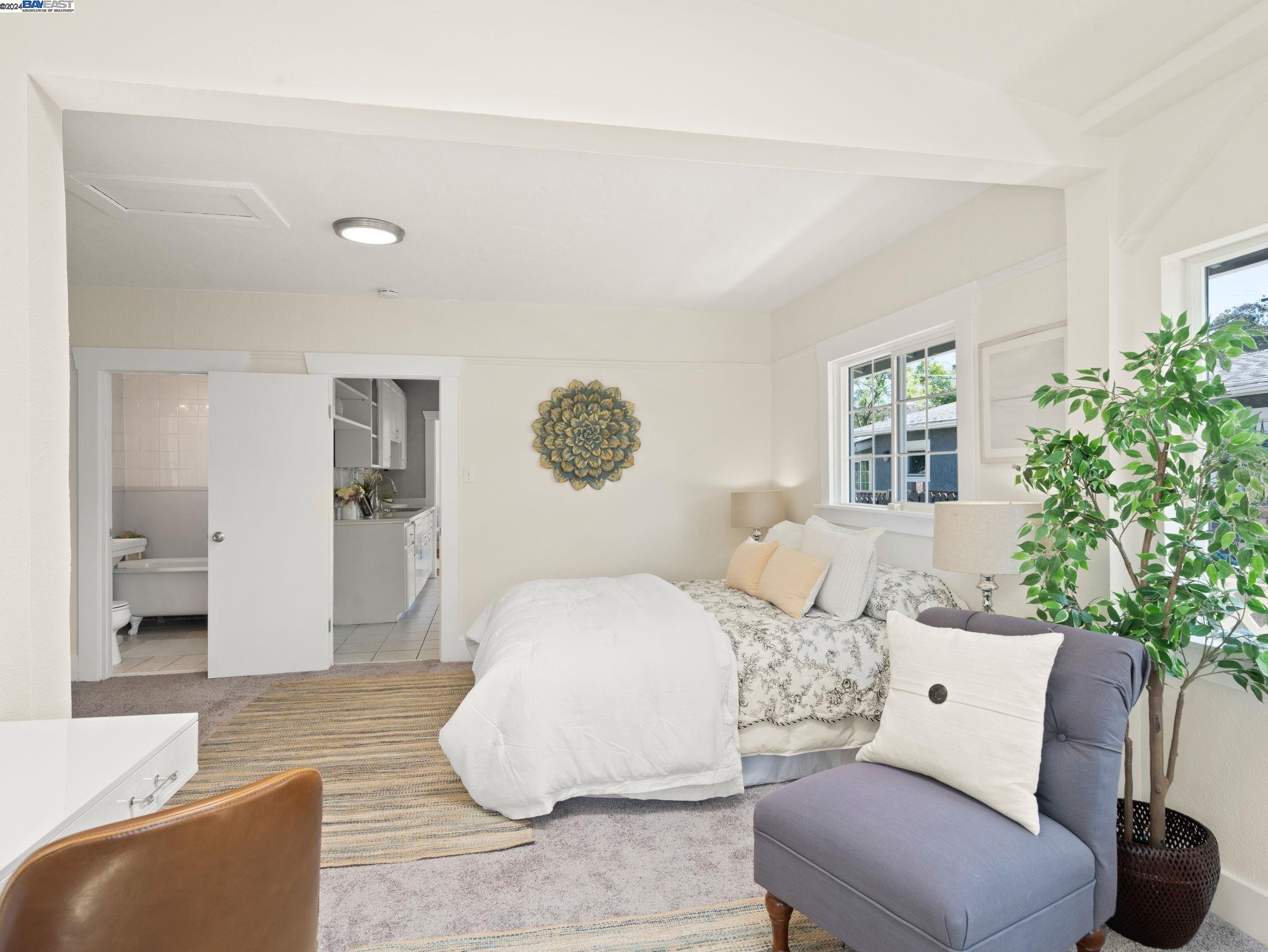 Detail Gallery Image 17 of 33 For 2069 Harrington Avenue, Oakland,  CA 94601 - 2 Beds | 2 Baths