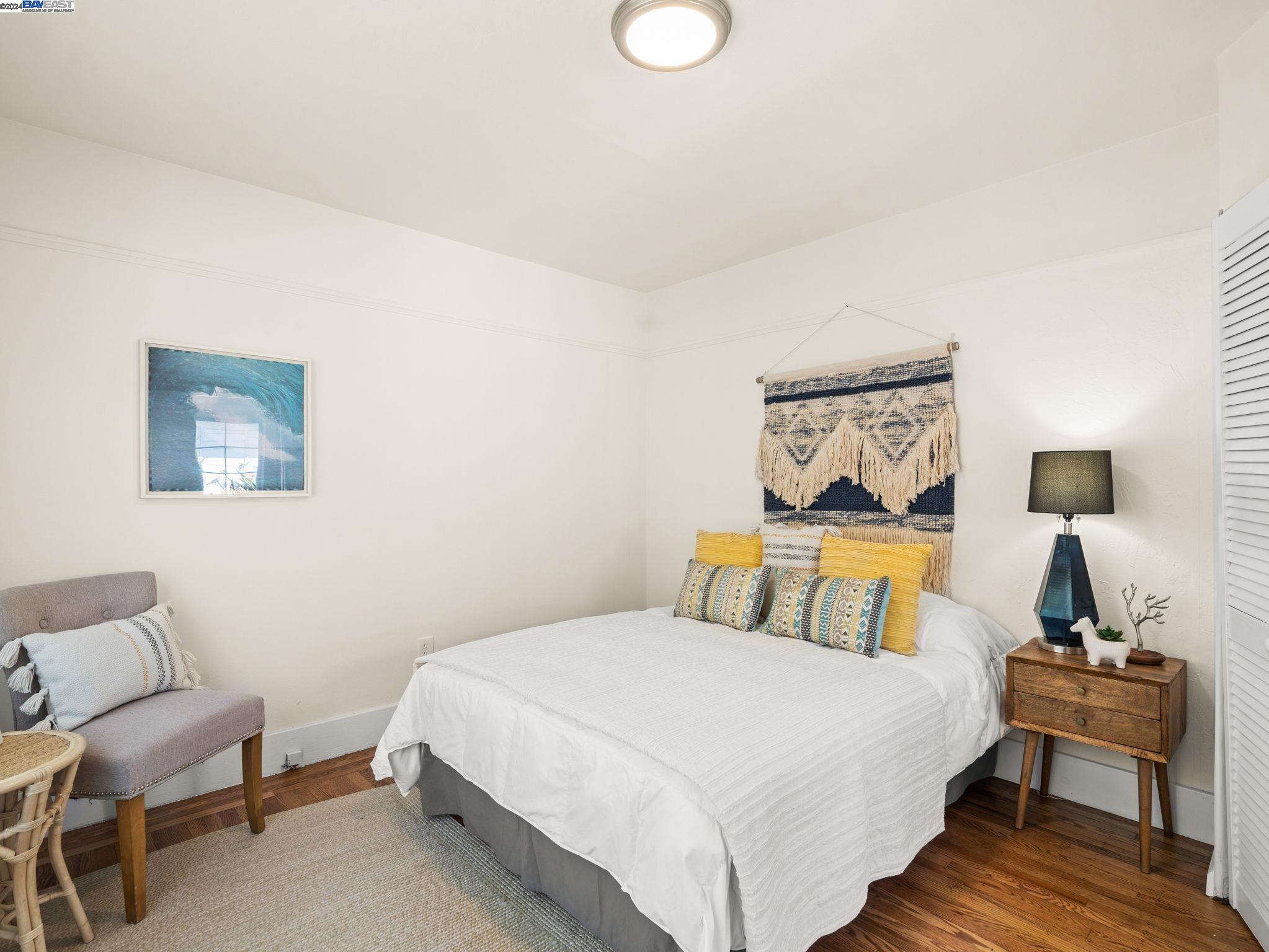 Detail Gallery Image 4 of 33 For 2069 Harrington Avenue, Oakland,  CA 94601 - 2 Beds | 2 Baths