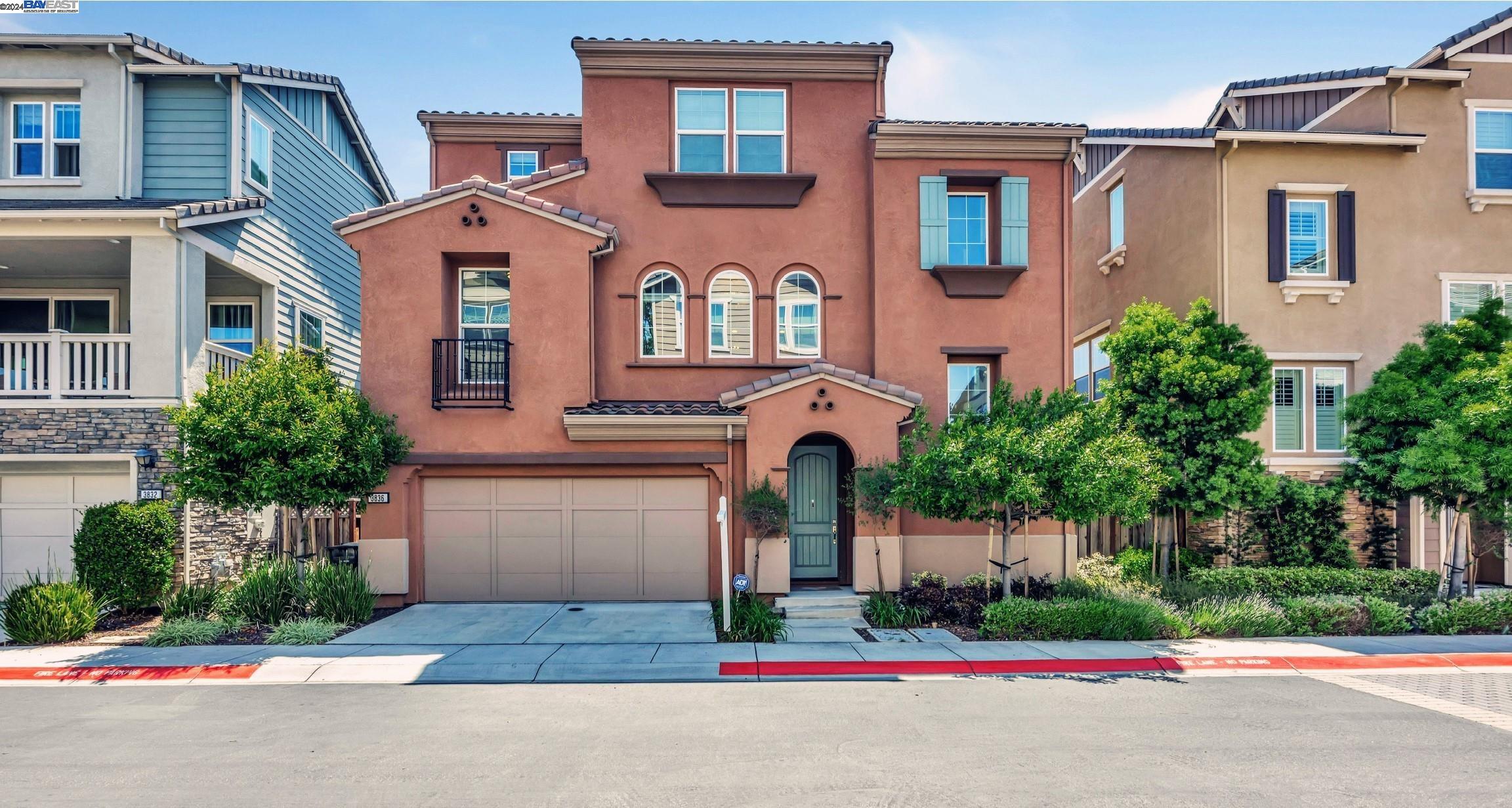 Detail Gallery Image 1 of 52 For 3836 Fiano Cmn, Fremont,  CA 94555 - 4 Beds | 4 Baths