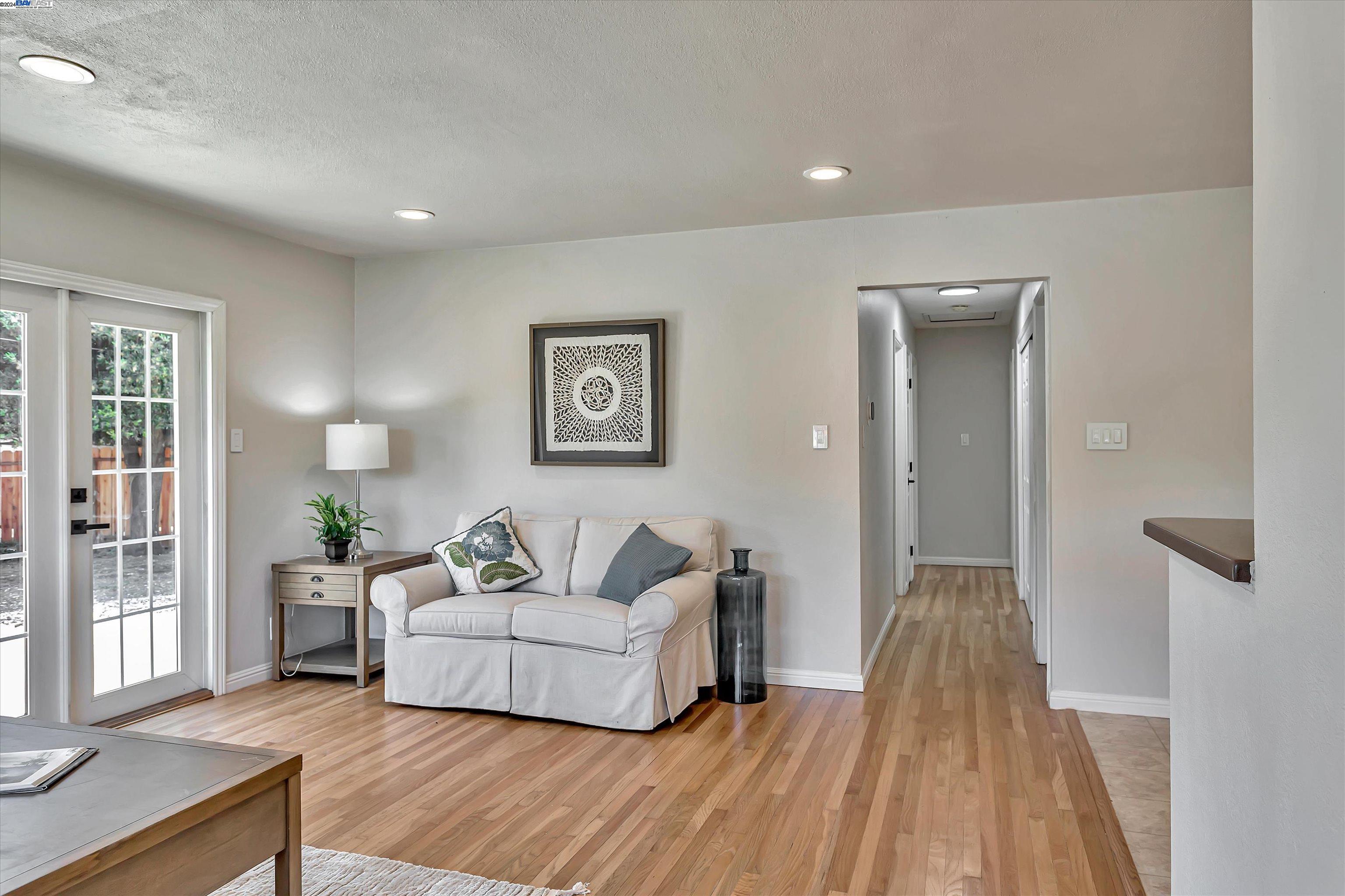 Detail Gallery Image 8 of 33 For 150 Titania Ct, Walnut Creek,  CA 94597 - 3 Beds | 2 Baths