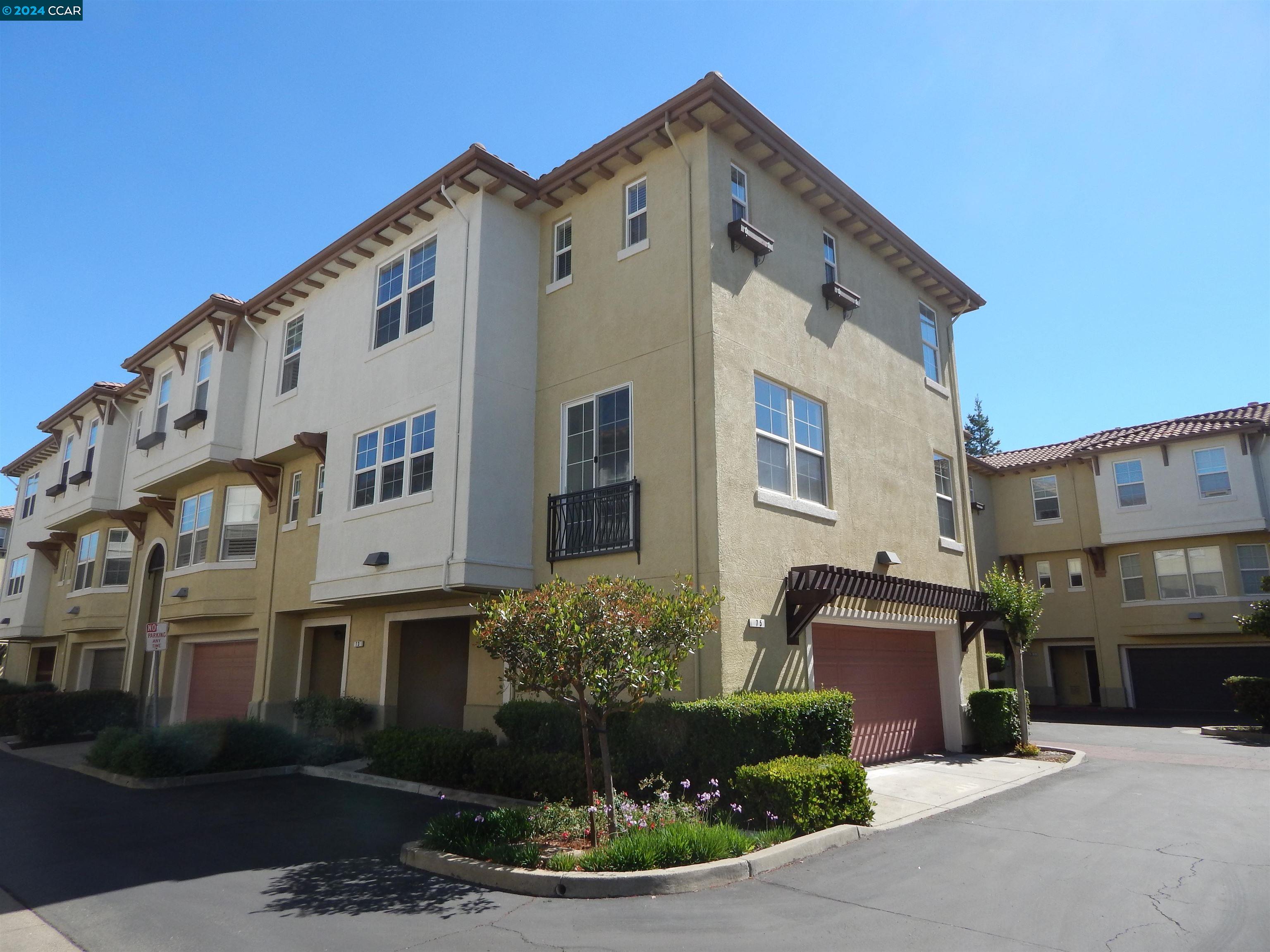 Detail Gallery Image 1 of 31 For 75 Matisse Ct, Pleasant Hill,  CA 94523 - 2 Beds | 2/1 Baths