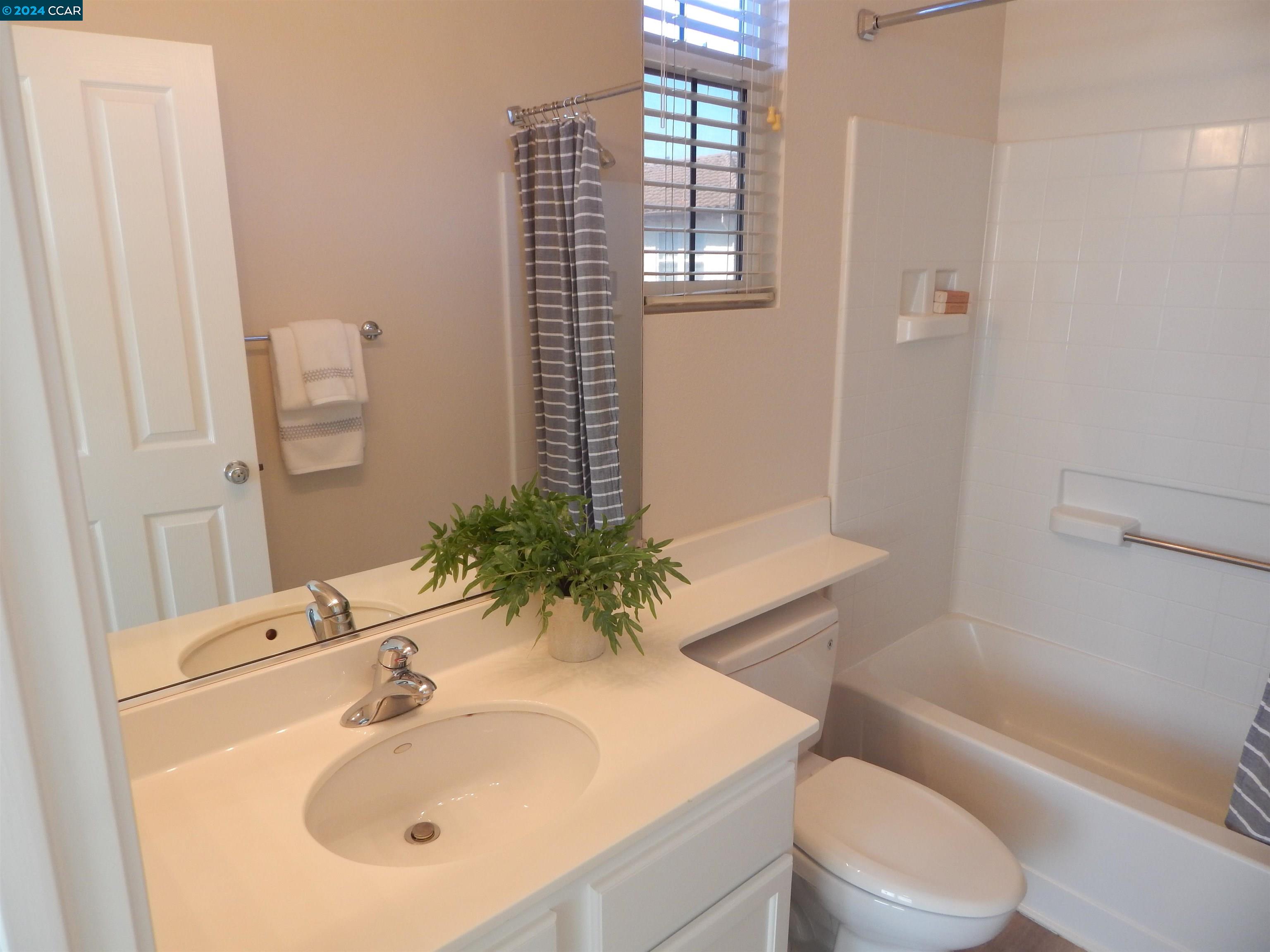 Detail Gallery Image 23 of 31 For 75 Matisse Ct, Pleasant Hill,  CA 94523 - 2 Beds | 2/1 Baths
