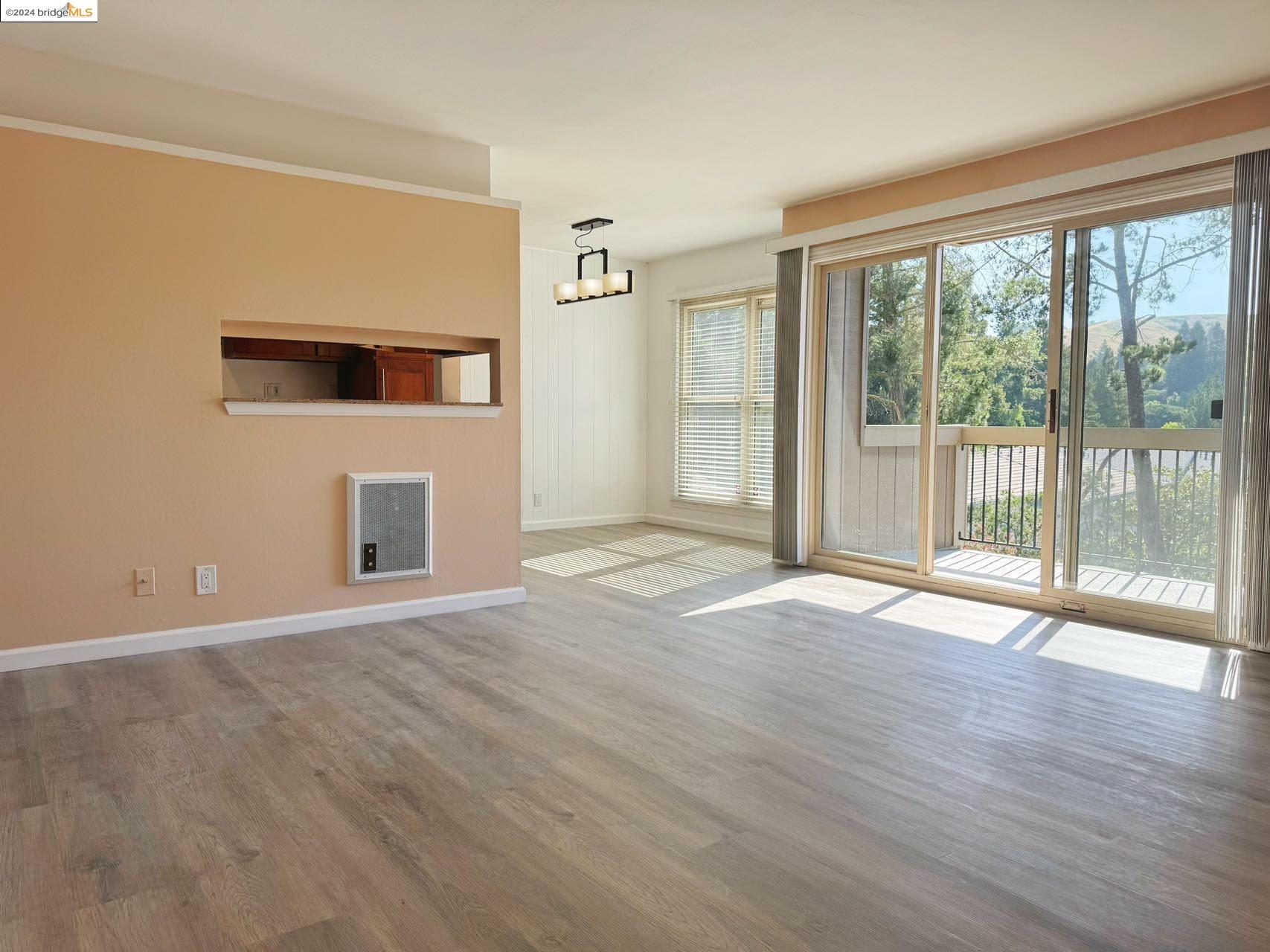 Detail Gallery Image 3 of 13 For 2087 Ascot Dr #125,  Moraga,  CA 94556 - 1 Beds | 1 Baths