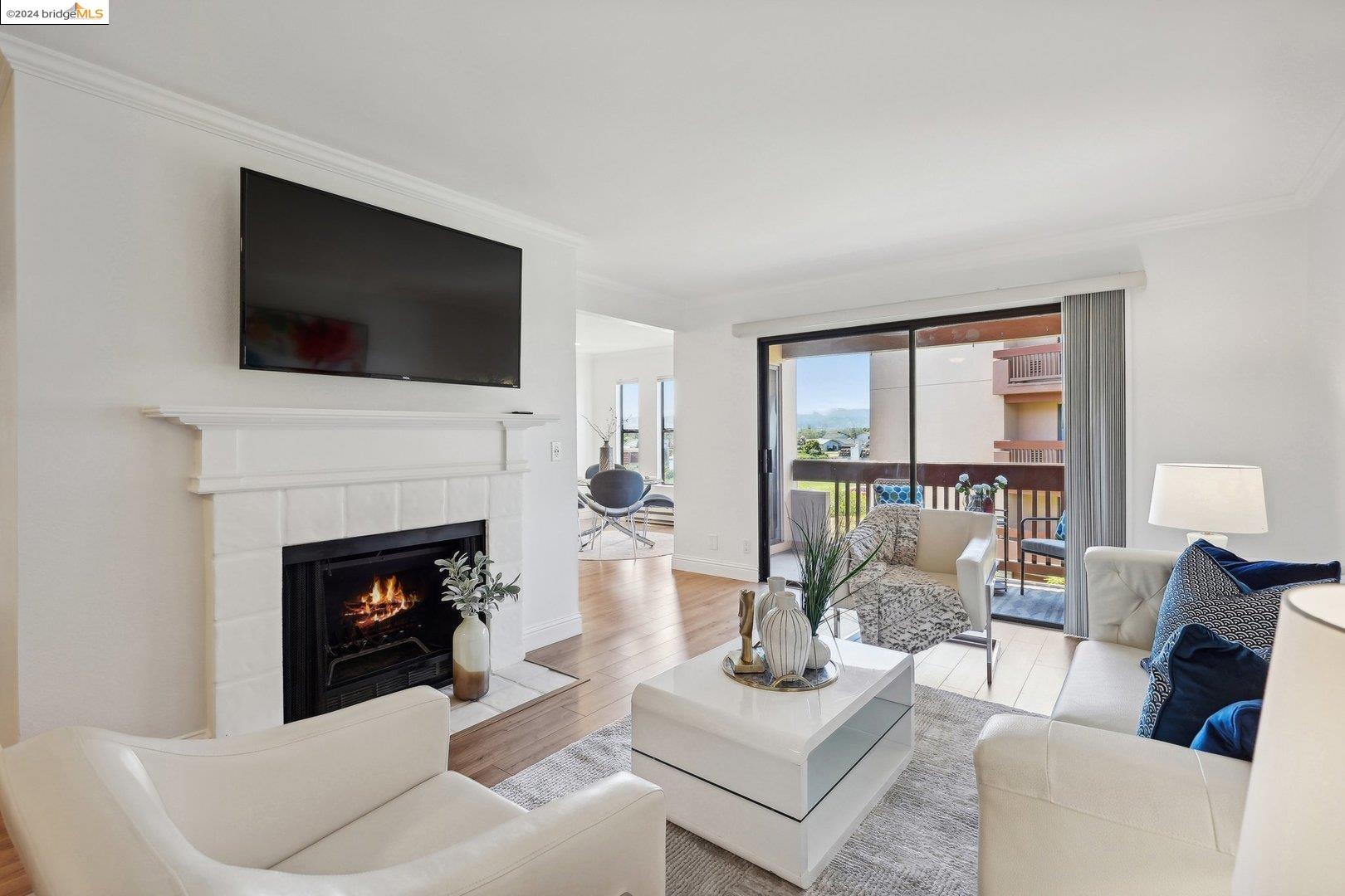 Detail Gallery Image 3 of 32 For 456 Mariners Island Blvd #212,  San Mateo,  CA 94404 - 2 Beds | 2 Baths