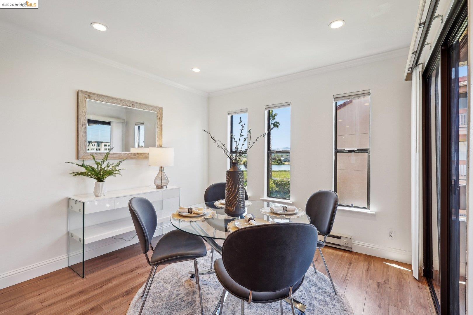 Detail Gallery Image 7 of 32 For 456 Mariners Island Blvd #212,  San Mateo,  CA 94404 - 2 Beds | 2 Baths