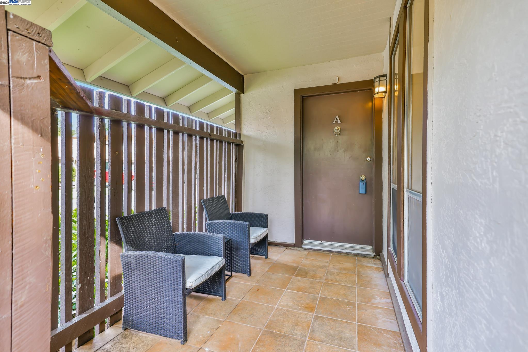 Detail Gallery Image 2 of 55 For 5511 Roundtree Dr a,  Concord,  CA 94521 - 3 Beds | 2 Baths