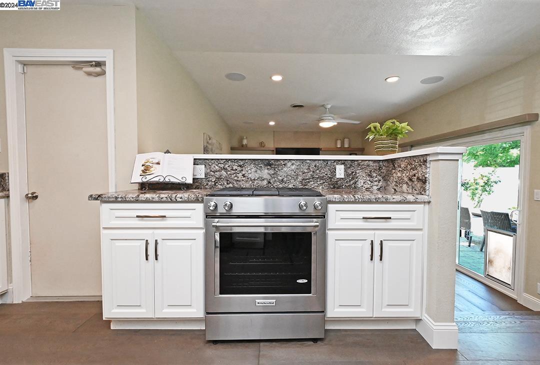 Detail Gallery Image 6 of 25 For 1022 Roxanne St, Livermore,  CA 94550 - 4 Beds | 2 Baths