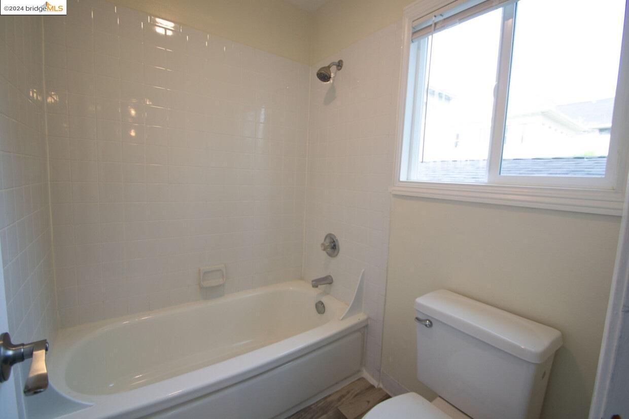 Detail Gallery Image 7 of 16 For 2212 Ward St, Berkeley,  CA 94705 - – Beds | – Baths