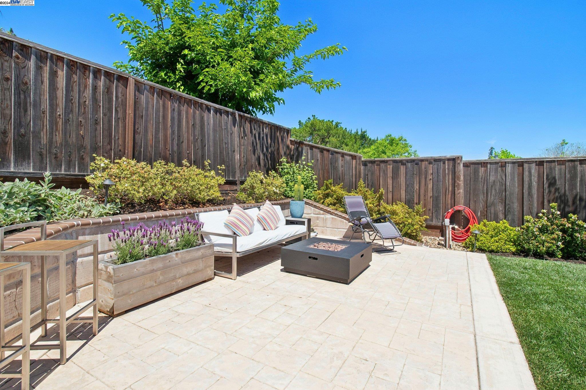 Detail Gallery Image 31 of 37 For 1084 Riesling Dr, Pleasanton,  CA 94566 - 3 Beds | 2 Baths