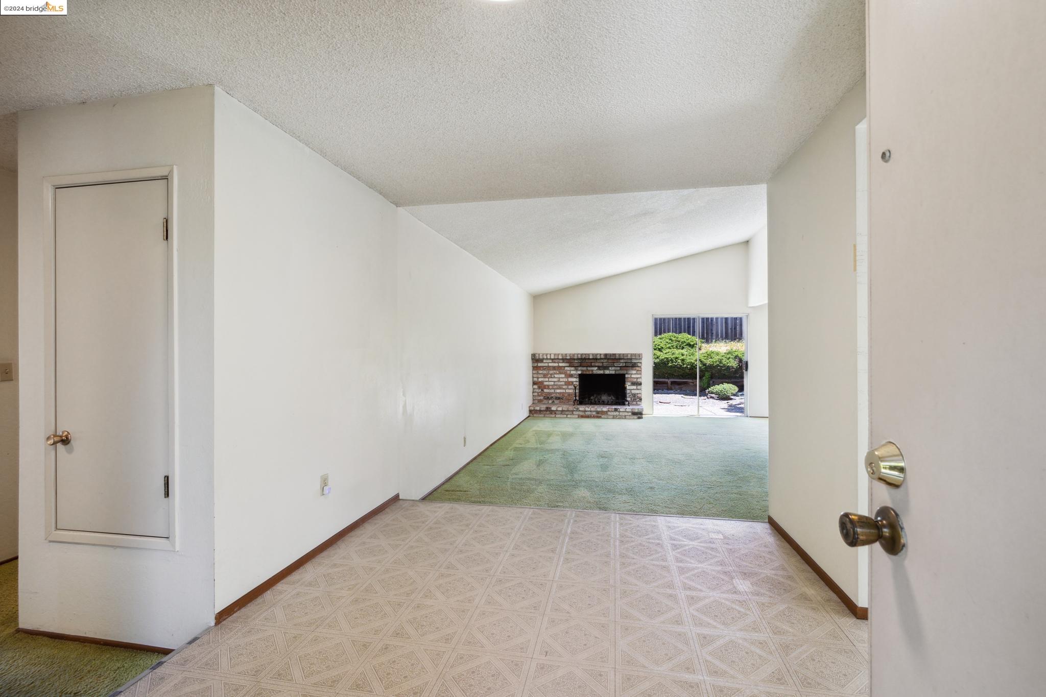 Detail Gallery Image 15 of 60 For 112 Toyon Ct, Hercules,  CA 94547 - 4 Beds | 2 Baths