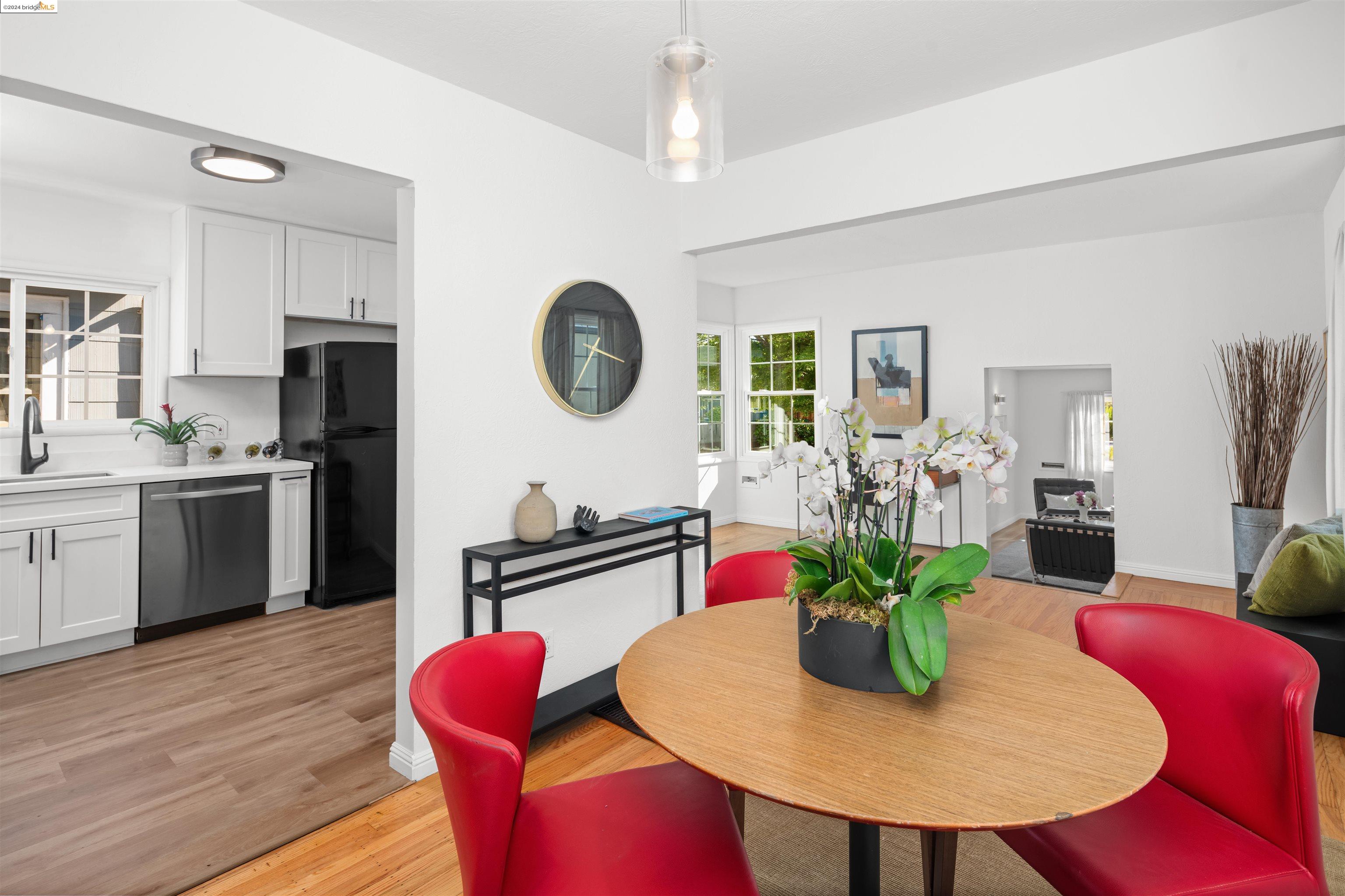 Detail Gallery Image 16 of 33 For 2014 Carlson Blvd, Richmond,  CA 94804 - 2 Beds | 1 Baths