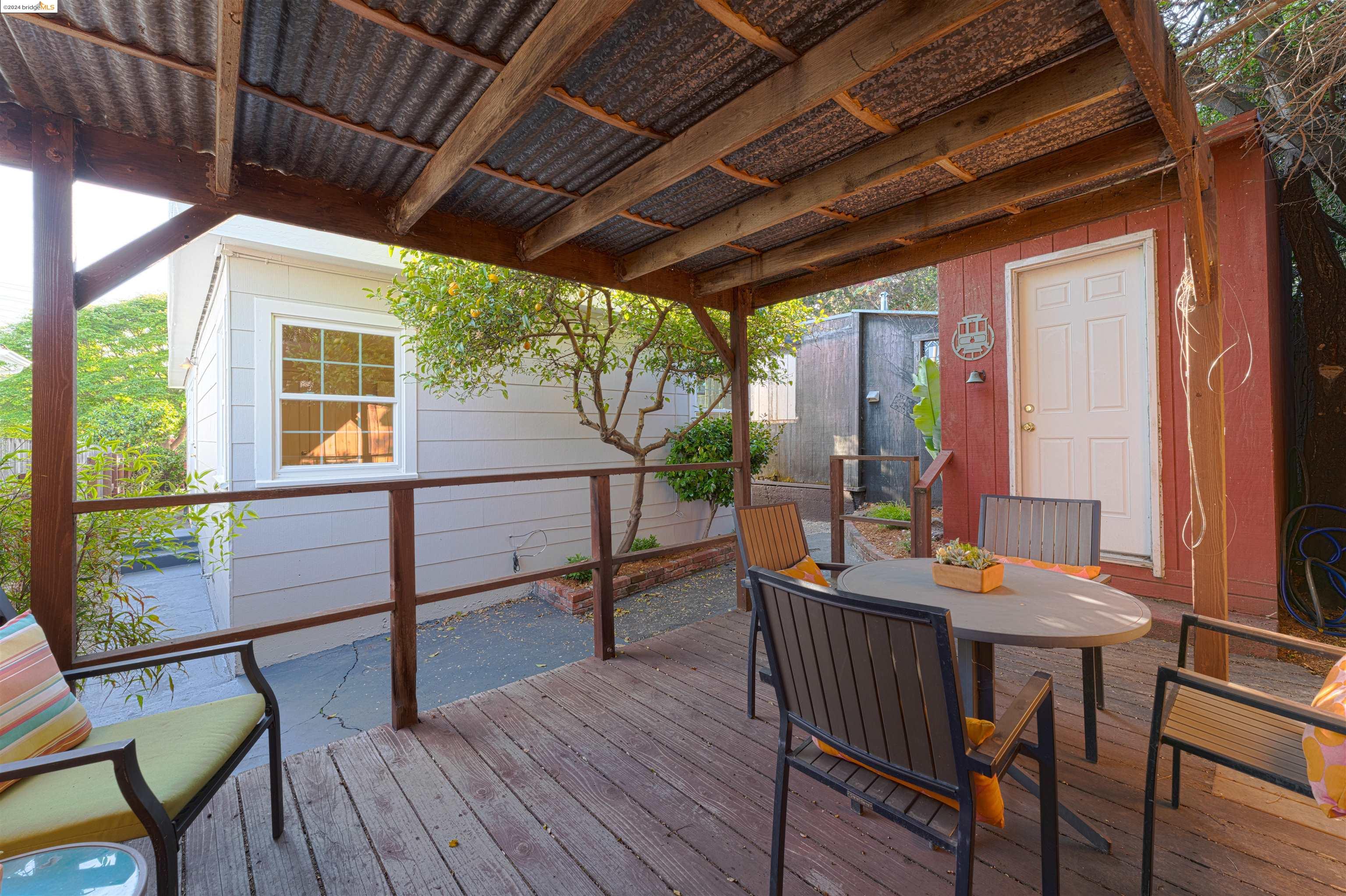 Detail Gallery Image 32 of 33 For 2014 Carlson Blvd, Richmond,  CA 94804 - 2 Beds | 1 Baths