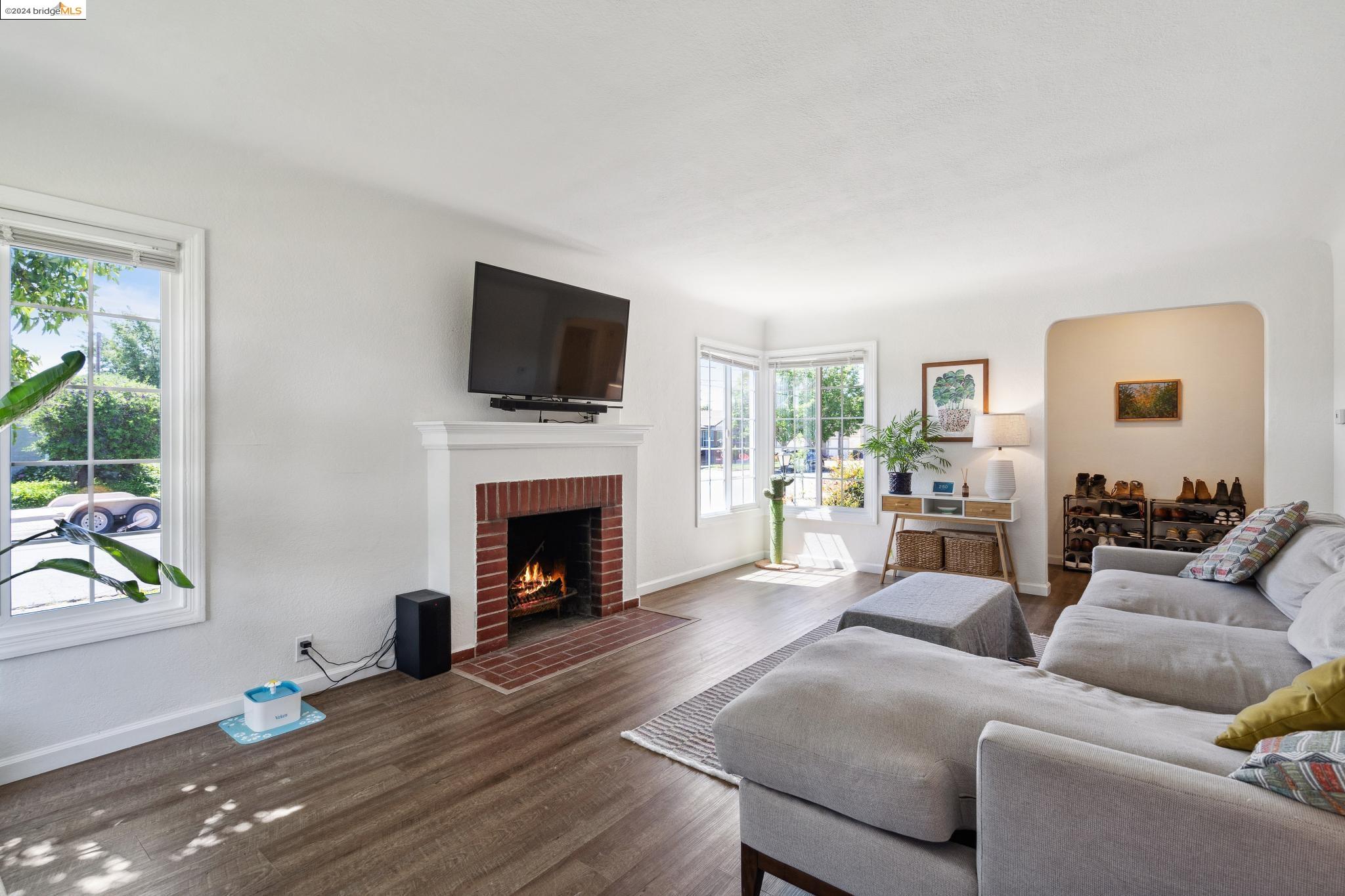 Detail Gallery Image 6 of 28 For 2178 Bradhoff Ave, San Leandro,  CA 94577 - 4 Beds | 1 Baths