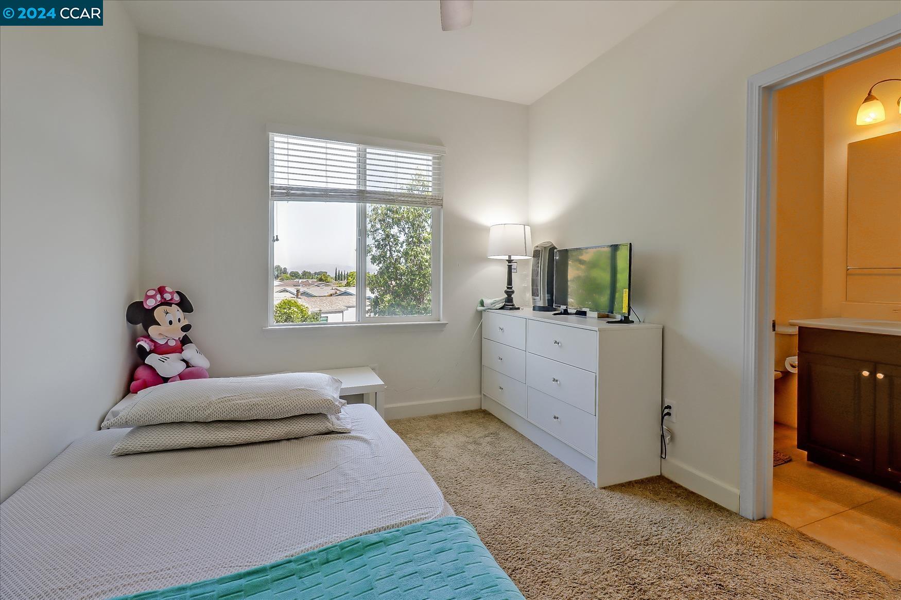 Detail Gallery Image 19 of 30 For 357 Esfahan Ct, San Jose,  CA 95111 - 2 Beds | 2/1 Baths