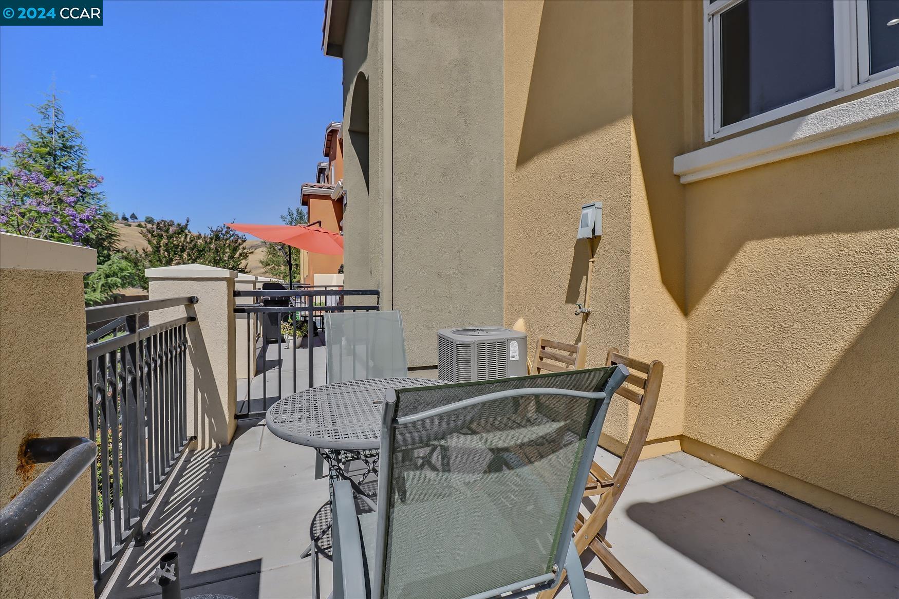 Detail Gallery Image 3 of 30 For 357 Esfahan Ct, San Jose,  CA 95111 - 2 Beds | 2/1 Baths