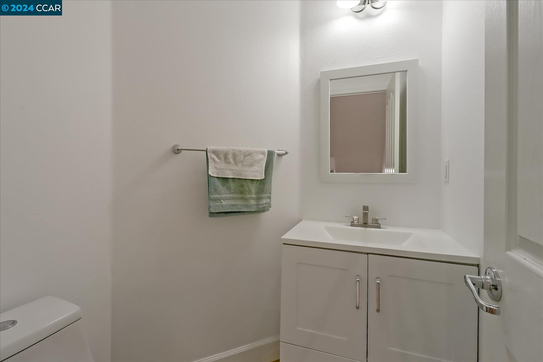 Detail Gallery Image 23 of 30 For 357 Esfahan Ct, San Jose,  CA 95111 - 2 Beds | 2/1 Baths