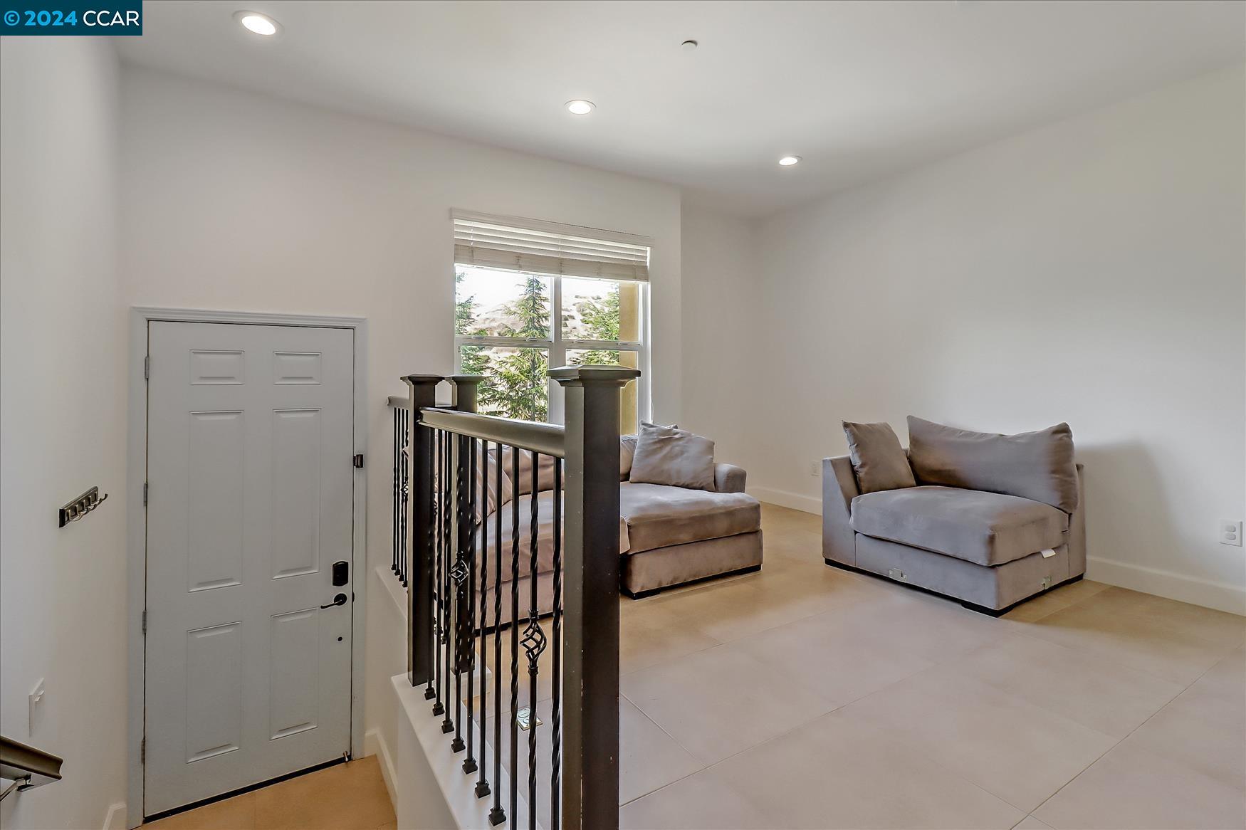Detail Gallery Image 6 of 30 For 357 Esfahan Ct, San Jose,  CA 95111 - 2 Beds | 2/1 Baths
