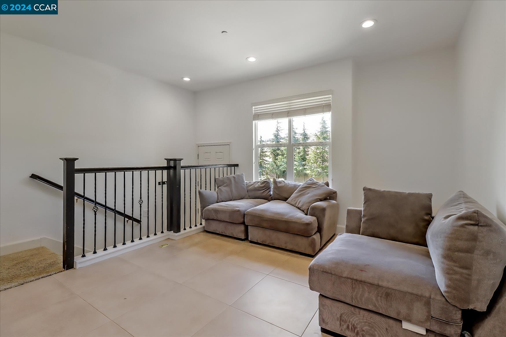 Detail Gallery Image 7 of 30 For 357 Esfahan Ct, San Jose,  CA 95111 - 2 Beds | 2/1 Baths