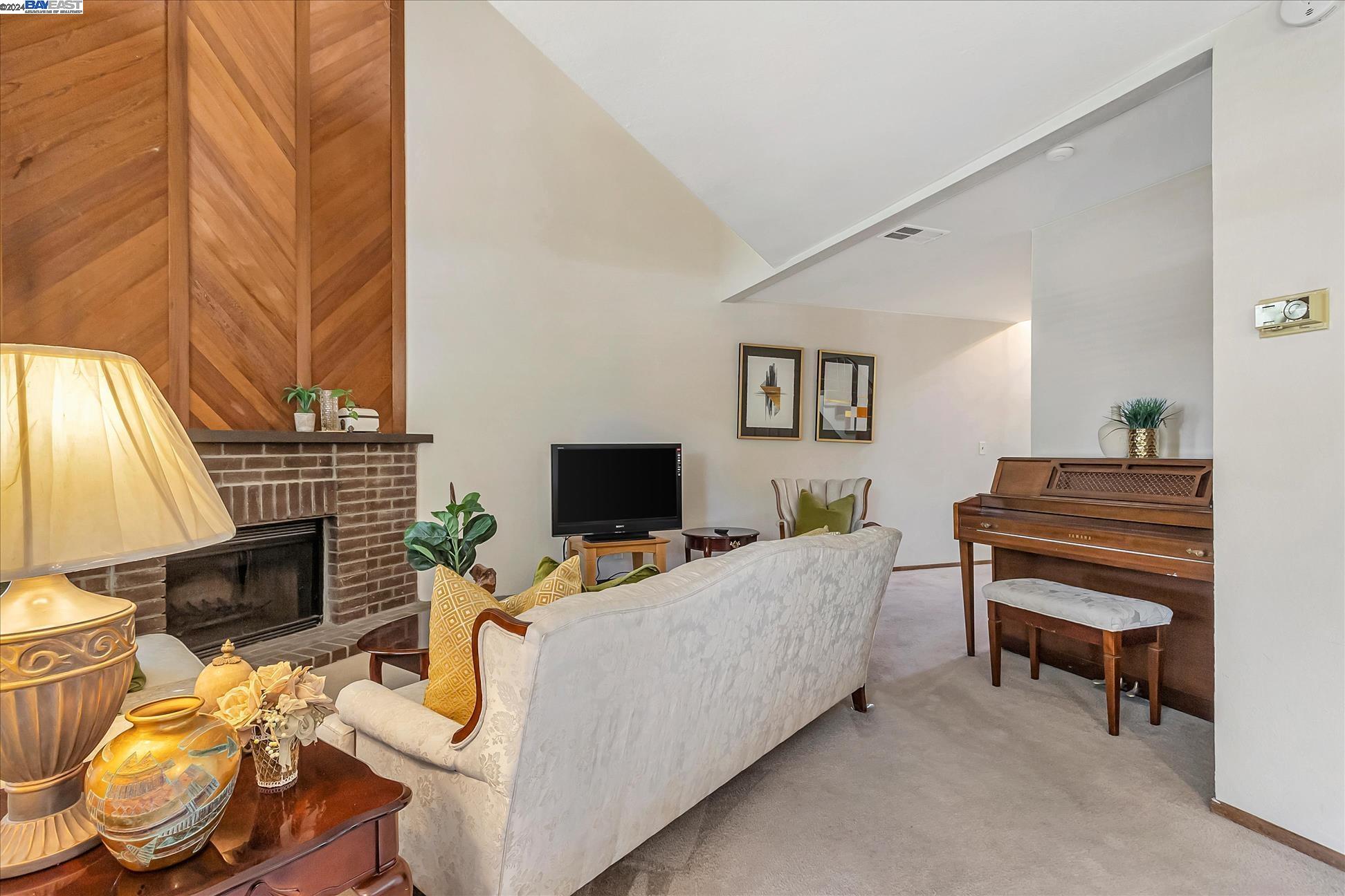 Photo #5: 41059800 Listing 