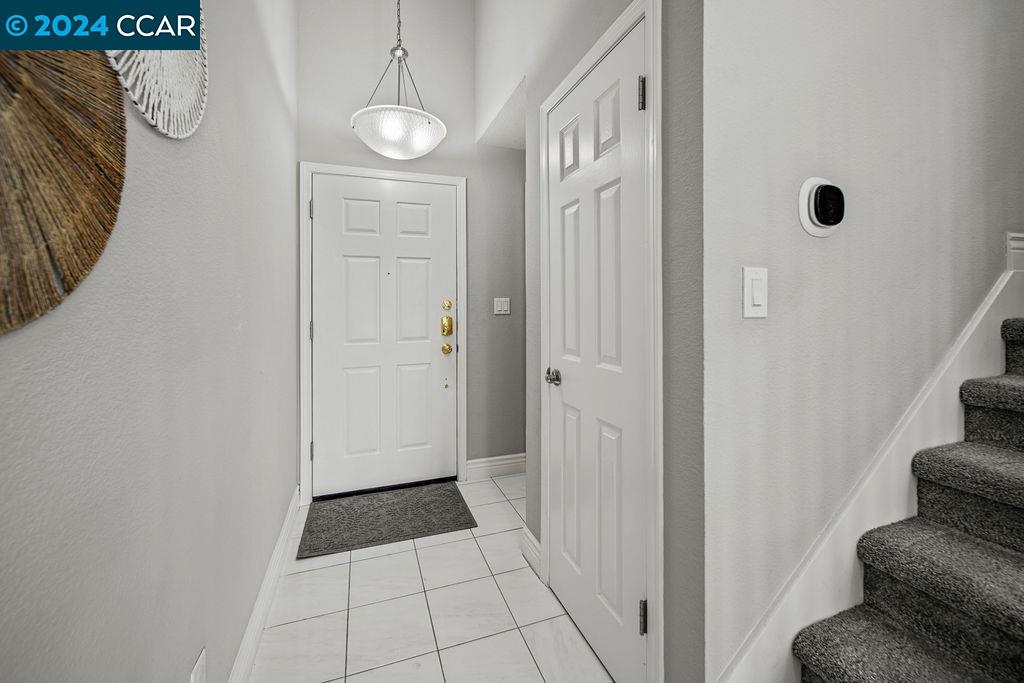 Detail Gallery Image 8 of 37 For 1390 Shell Ln, Clayton,  CA 94517 - 3 Beds | 2/1 Baths