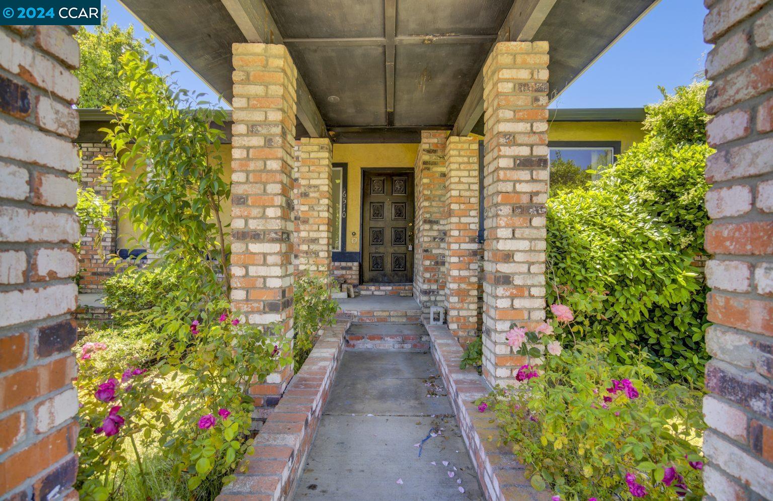 Detail Gallery Image 3 of 50 For 6510 Longwood Ct, Martinez,  CA 94553 - 4 Beds | 2/1 Baths