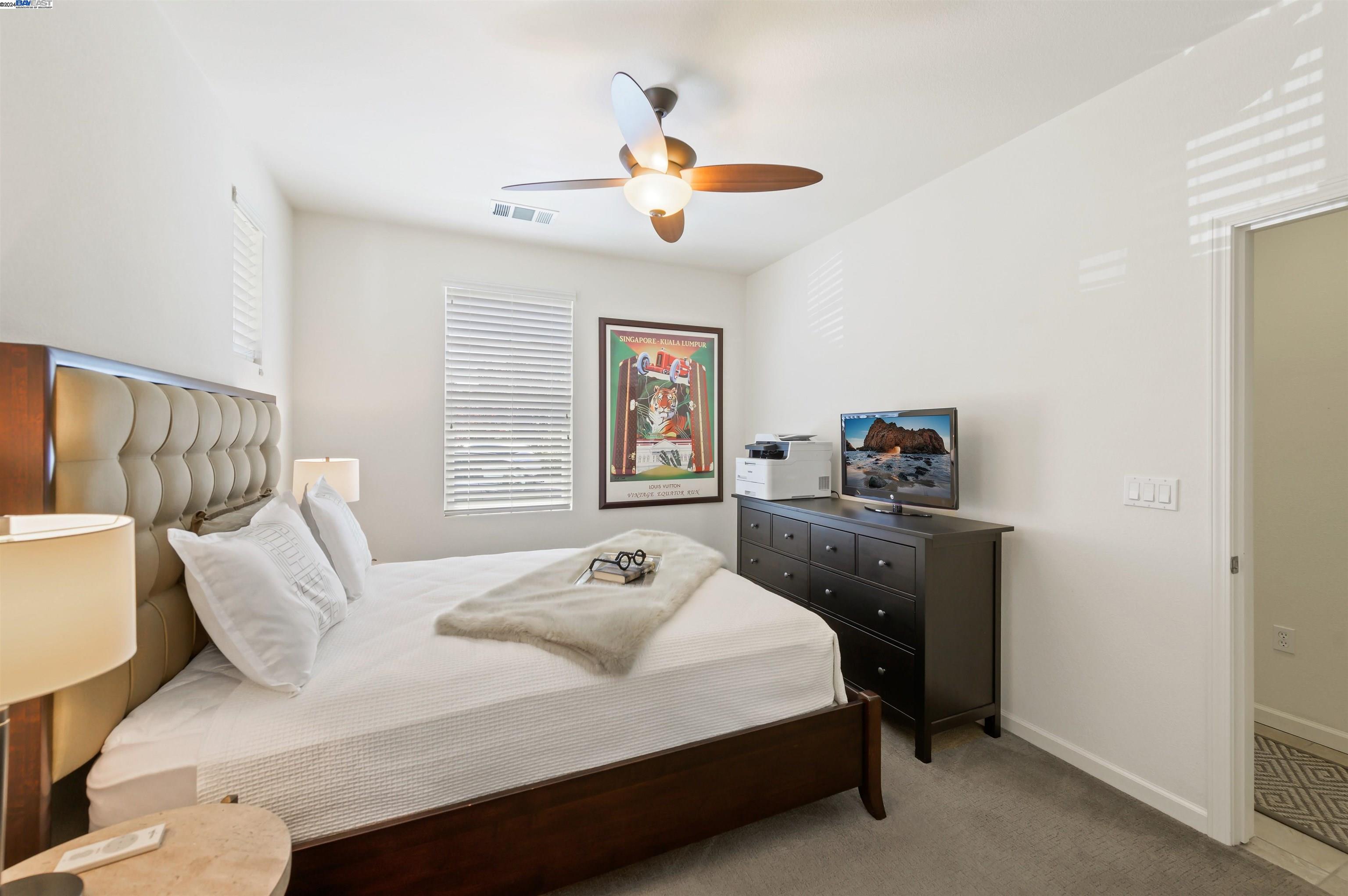 Detail Gallery Image 4 of 31 For 166 Selby Lane # 8, Livermore,  CA 94551 - 3 Beds | 2/1 Baths