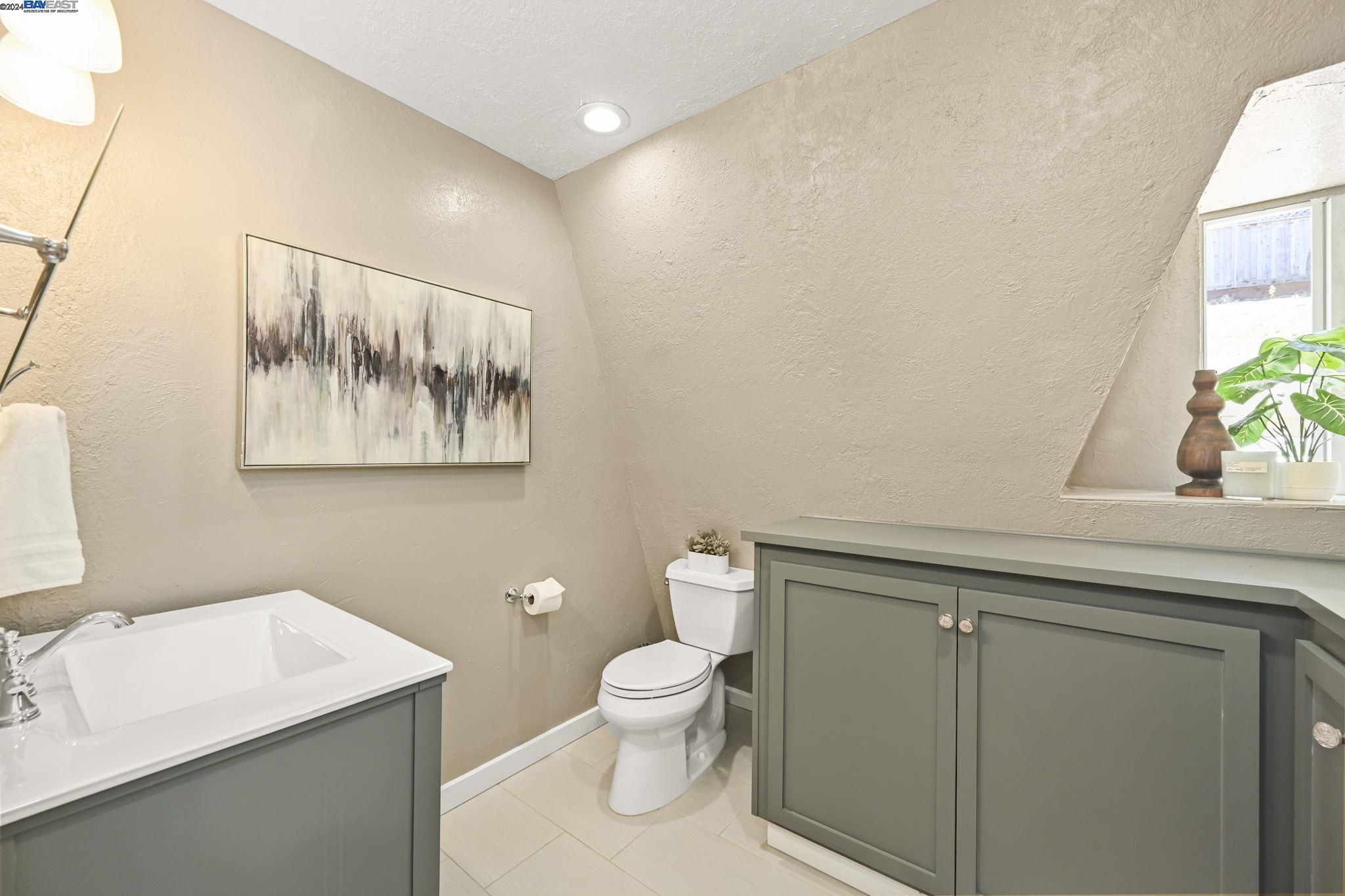 Detail Gallery Image 16 of 31 For 2515 Lunada Ln, Alamo,  CA 94507 - 4 Beds | 3/1 Baths