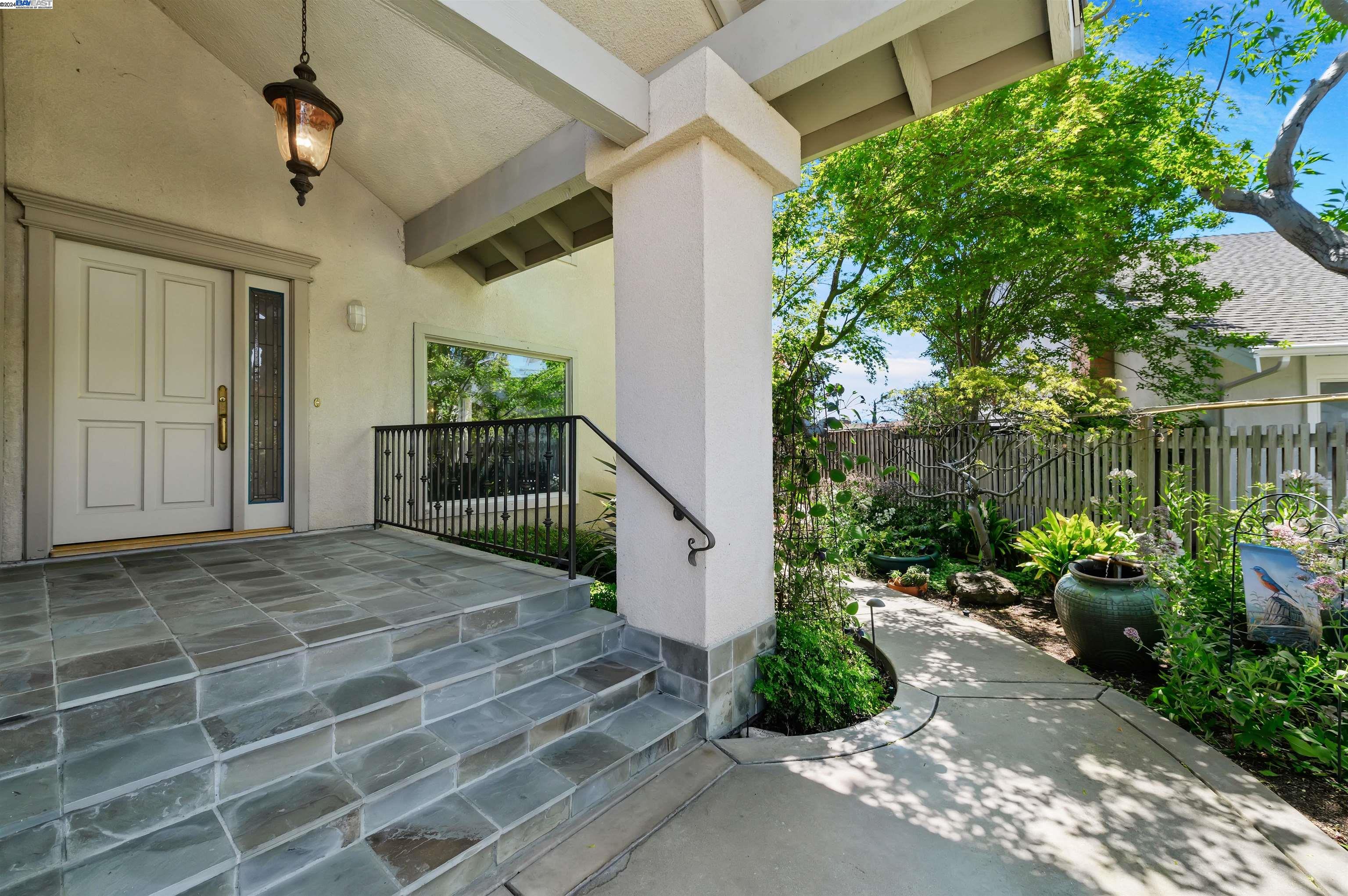 Detail Gallery Image 1 of 1 For 3766 Oak Brook Ct, Pleasanton,  CA 94588 - 5 Beds | 2/1 Baths