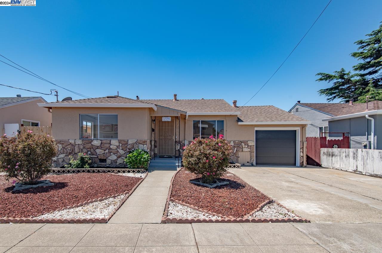Detail Gallery Image 1 of 28 For 1379 Wainwright Ave, San Leandro,  CA 94577 - 4 Beds | 2 Baths