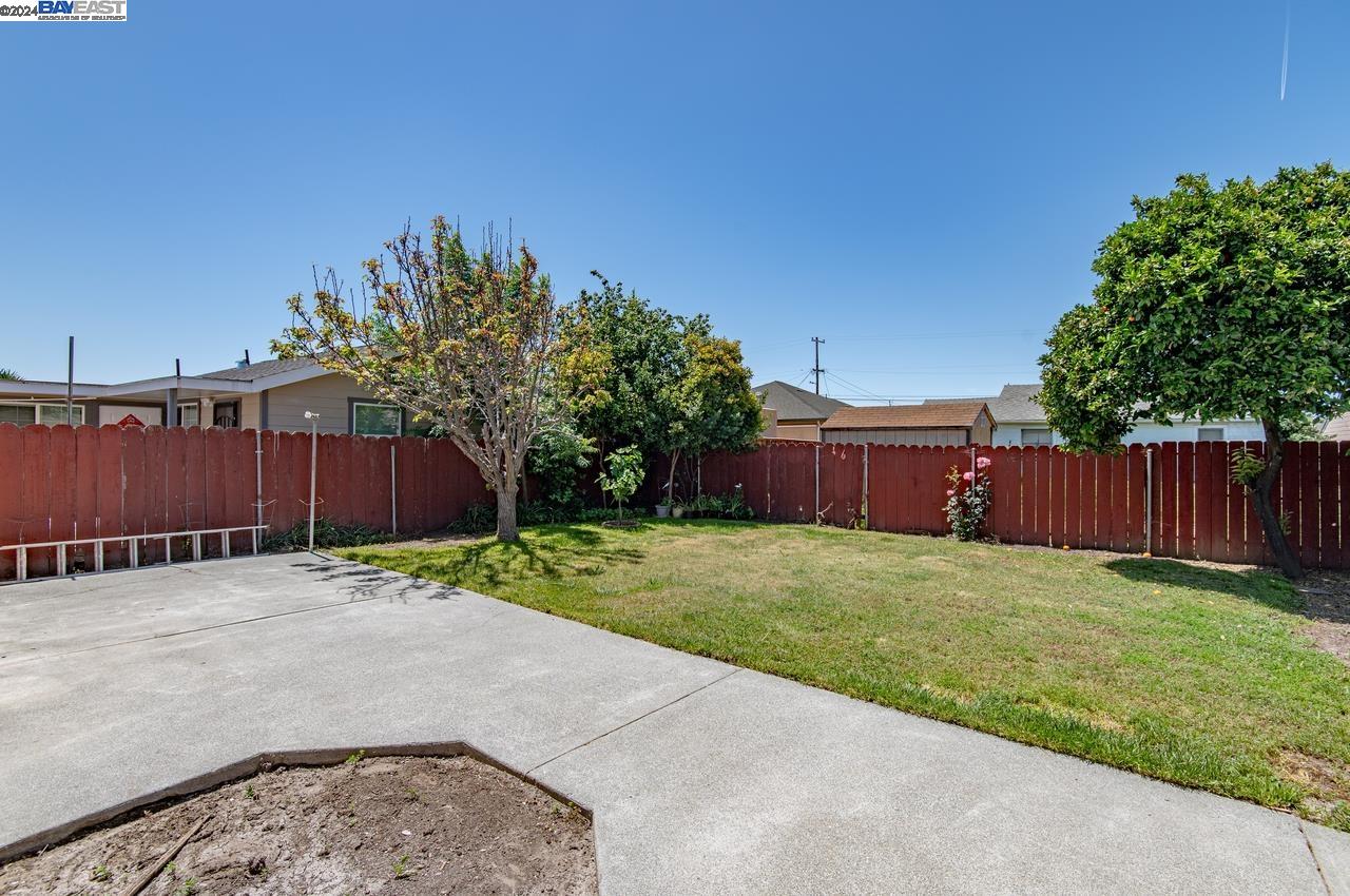 Detail Gallery Image 23 of 28 For 1379 Wainwright Ave, San Leandro,  CA 94577 - 4 Beds | 2 Baths