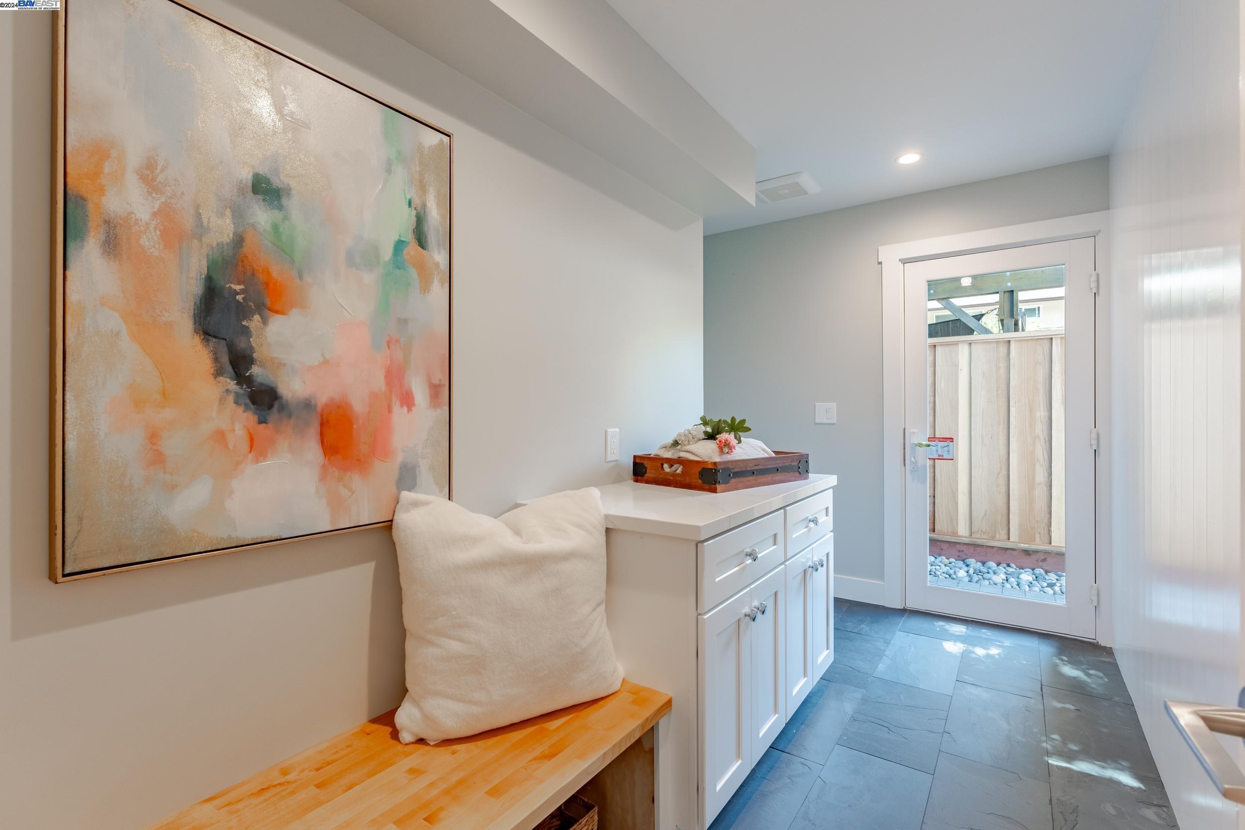 Detail Gallery Image 20 of 35 For 68 Centre St, Mountain View,  CA 94041 - 4 Beds | 4 Baths