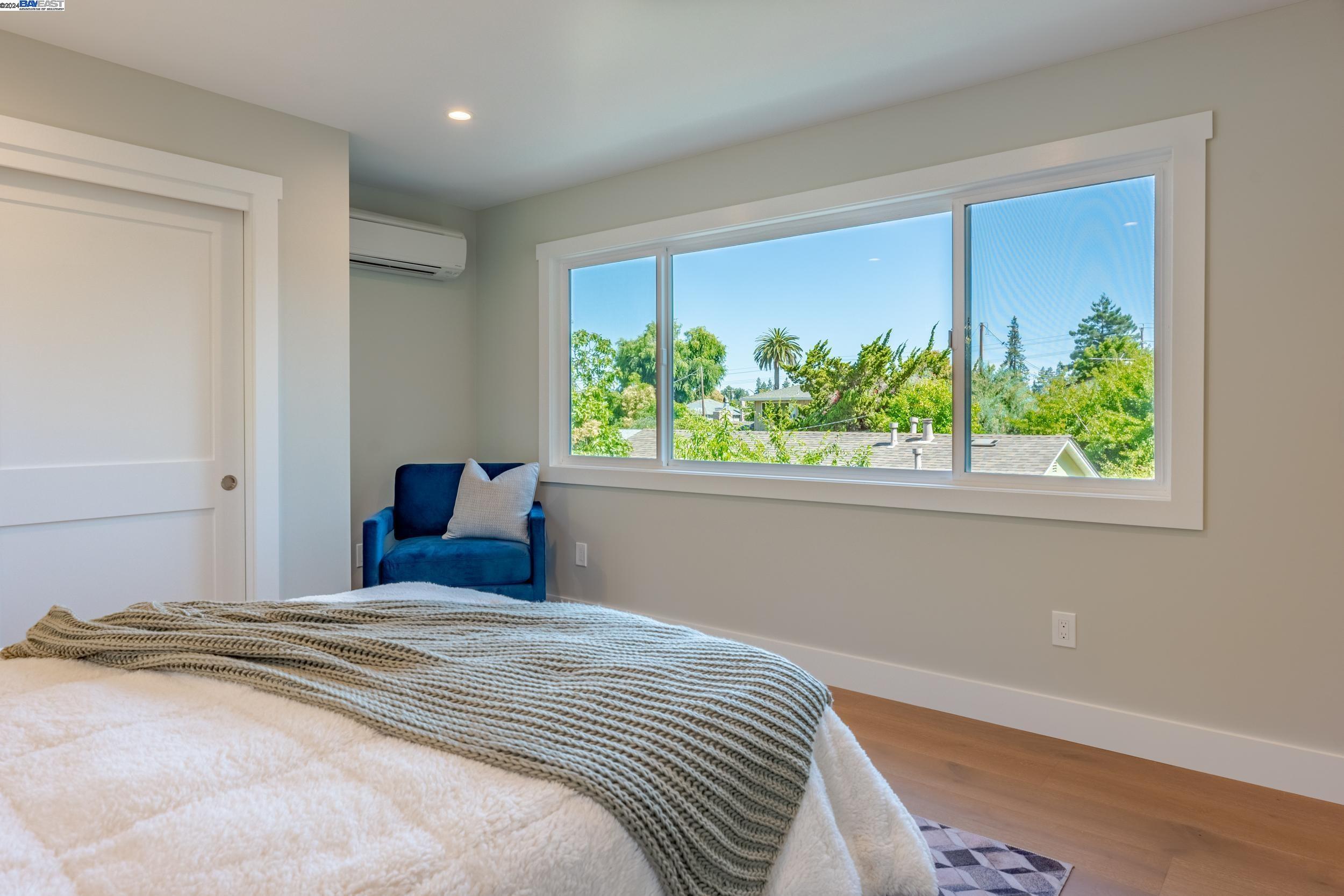 Detail Gallery Image 29 of 35 For 68 Centre St, Mountain View,  CA 94041 - 4 Beds | 4 Baths