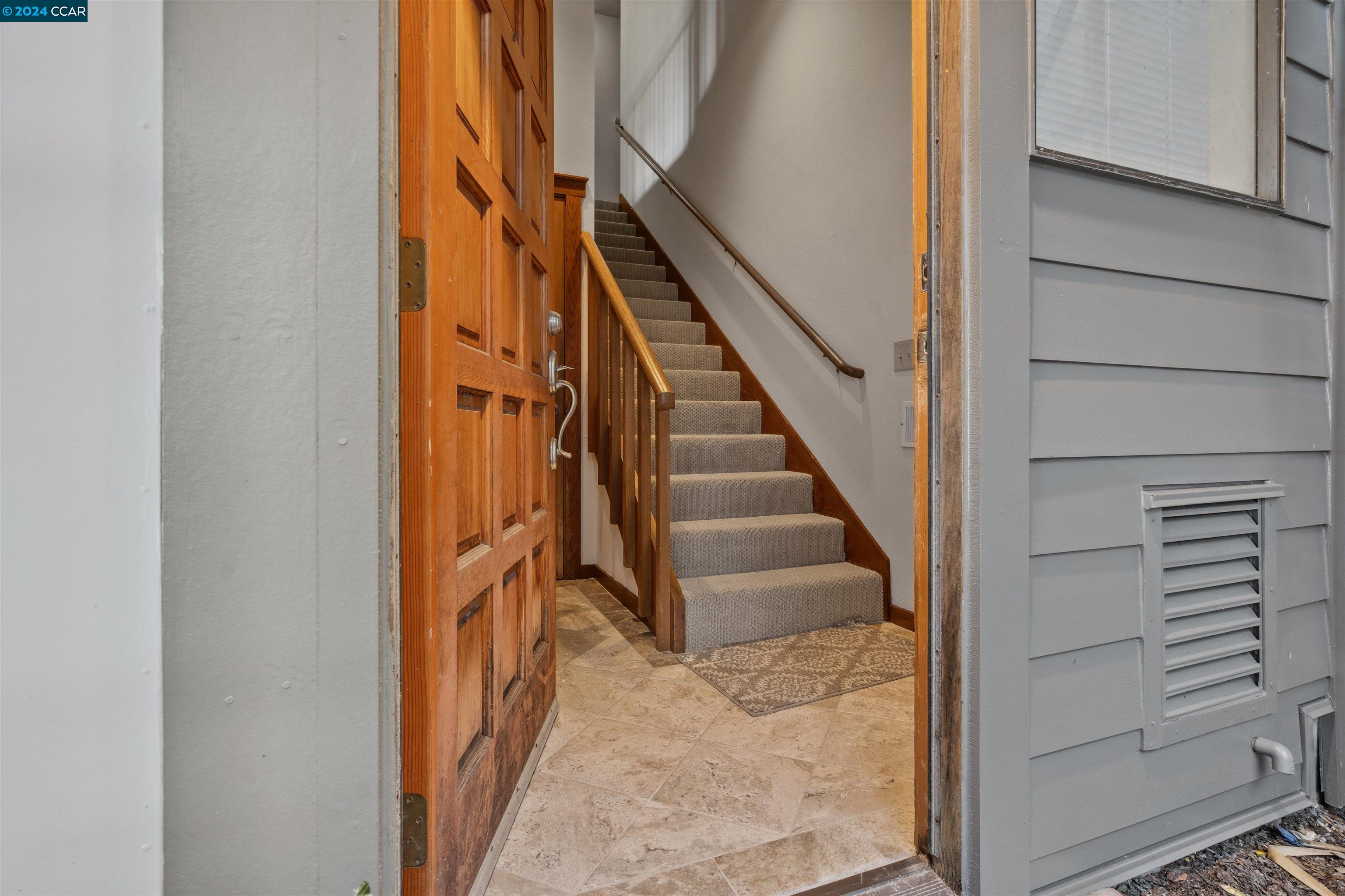 Detail Gallery Image 2 of 25 For 142 Professional Center Pkwy, San Rafael,  CA 94903 - 3 Beds | 2/1 Baths