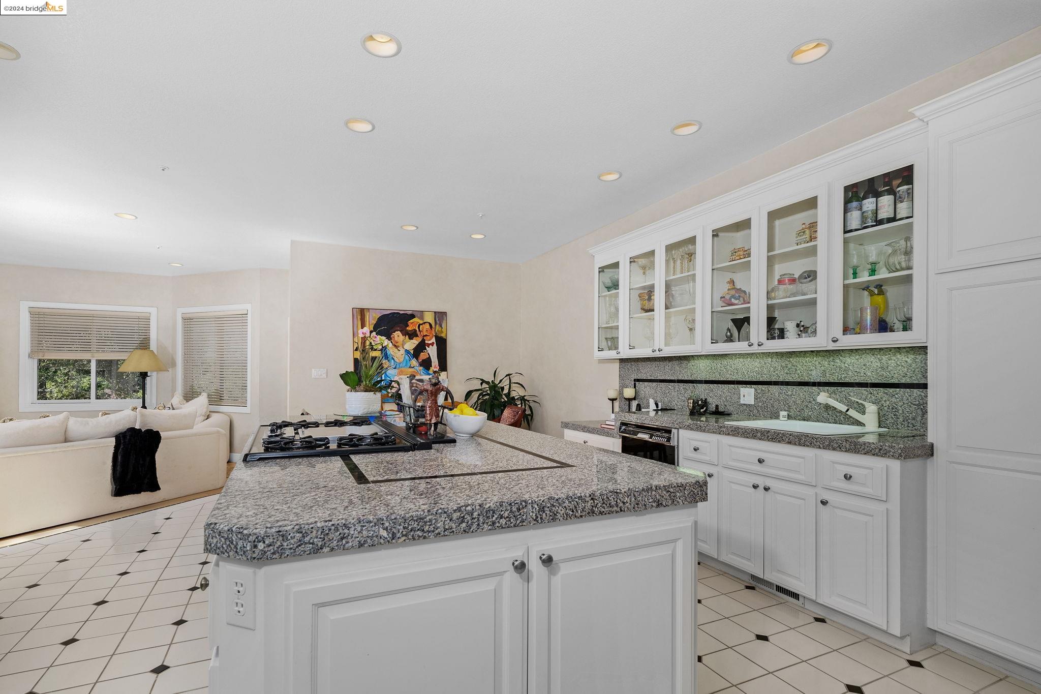 Detail Gallery Image 16 of 43 For 4 Julianna Ct, Moraga,  CA 94556 - 4 Beds | 4 Baths