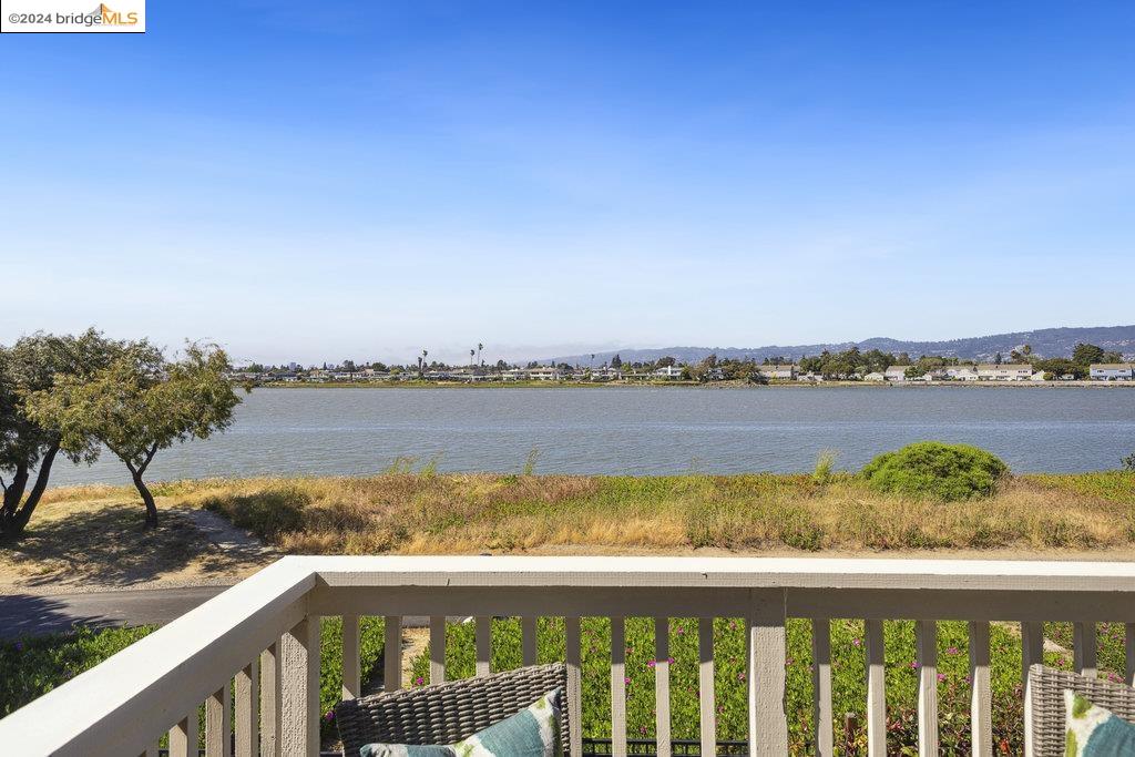 Detail Gallery Image 34 of 60 For 13 Palm Beach Ln, Alameda,  CA 94502 - 3 Beds | 2/1 Baths