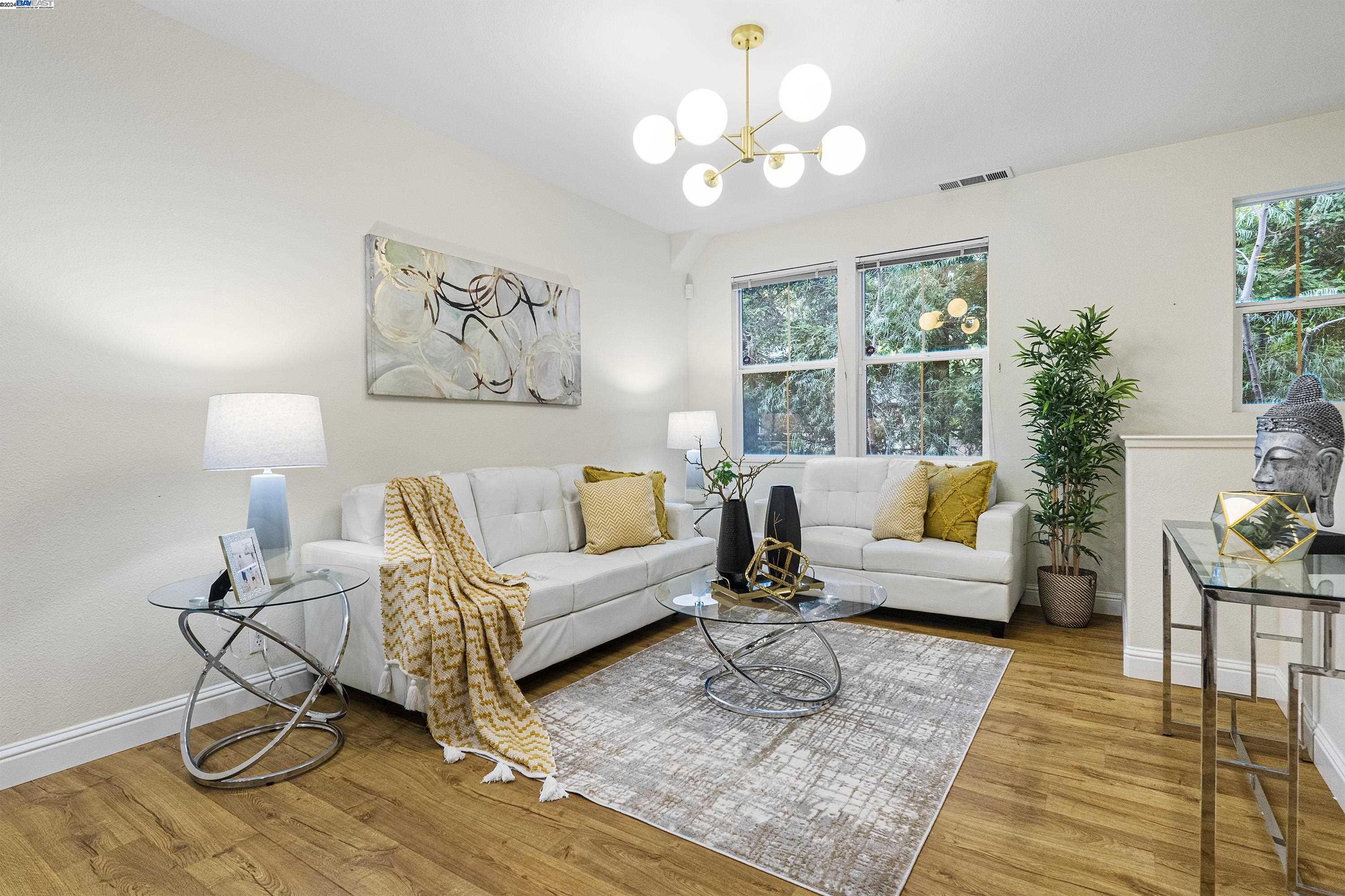 Detail Gallery Image 1 of 1 For 2213 Beech Cir, San Jose,  CA 95131 - 3 Beds | 3 Baths