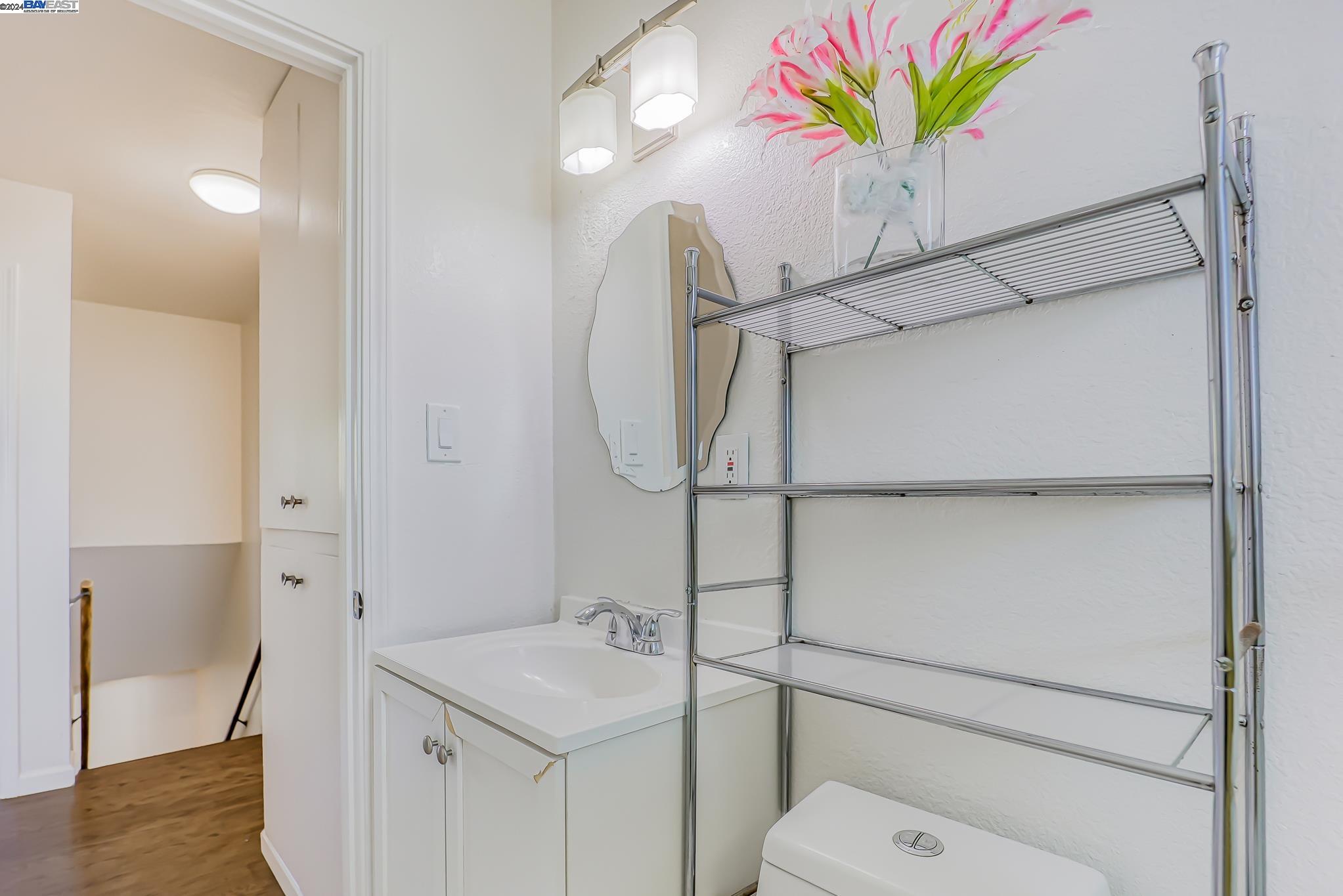 Detail Gallery Image 20 of 35 For 407 Craven Ct, Hayward,  CA 94541 - 2 Beds | 1/1 Baths