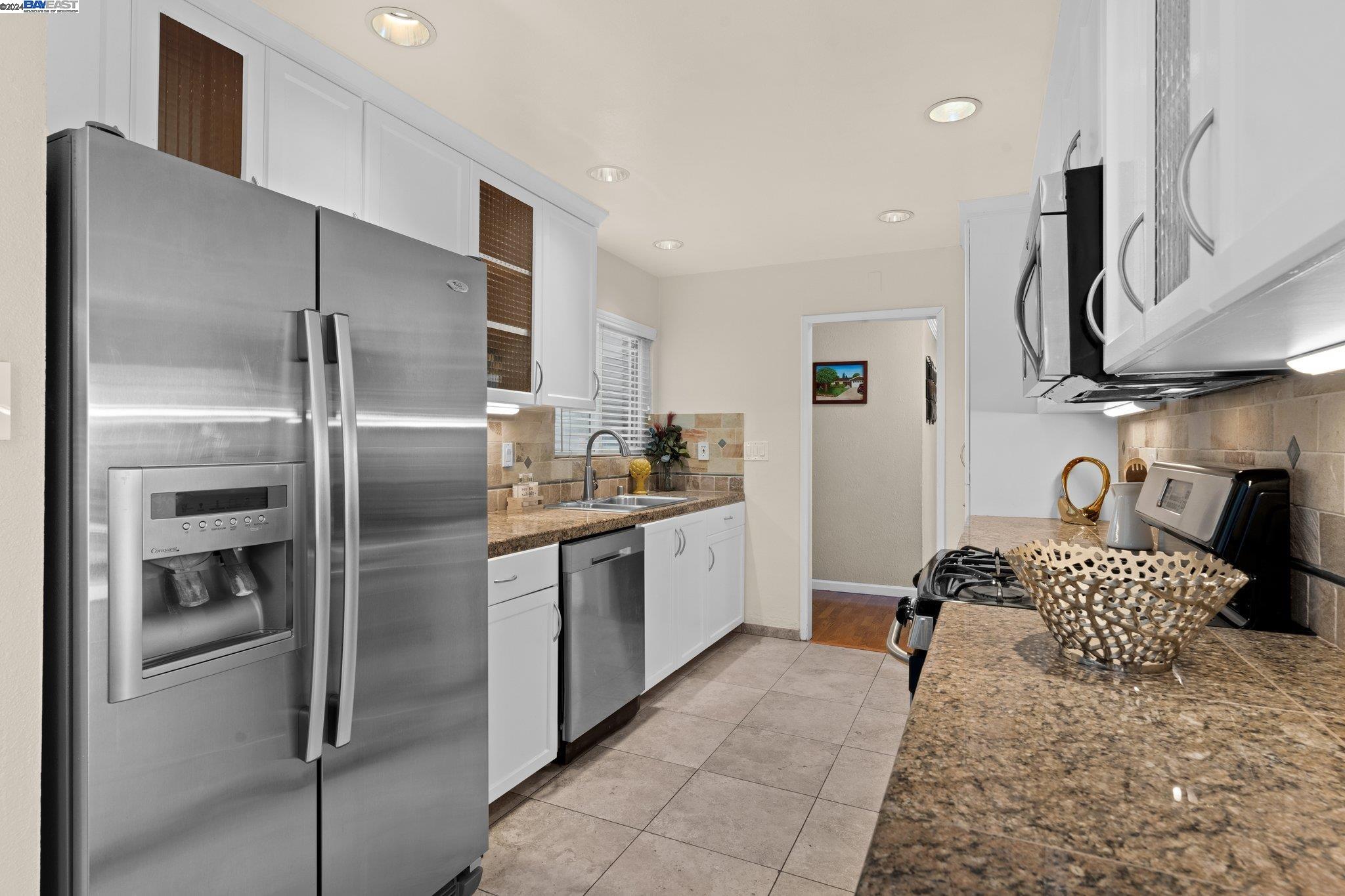 Detail Gallery Image 14 of 47 For 7743 Canterbury Ln, Dublin,  CA 94568 - 3 Beds | 2 Baths