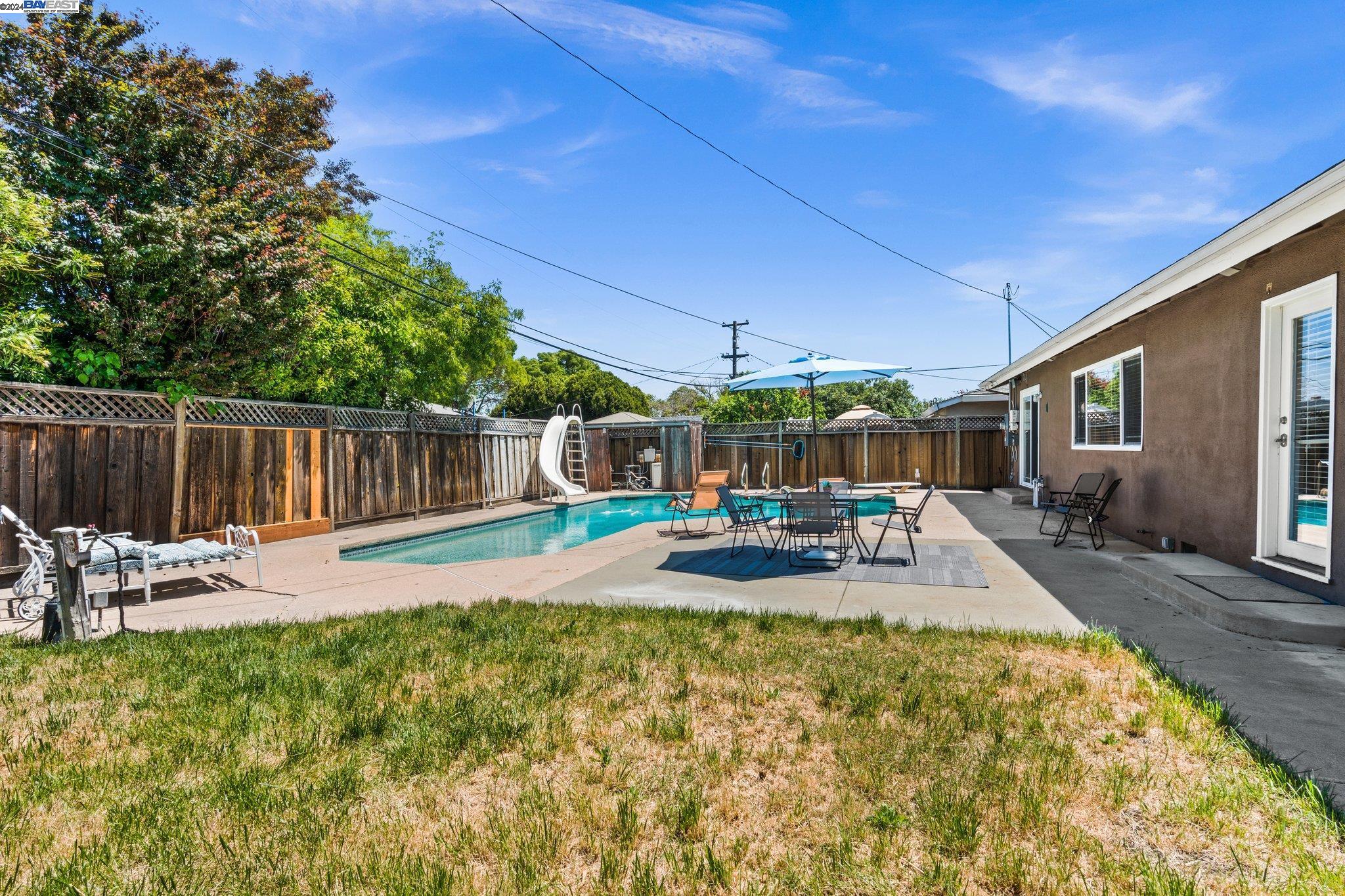 Detail Gallery Image 41 of 47 For 7743 Canterbury Ln, Dublin,  CA 94568 - 3 Beds | 2 Baths