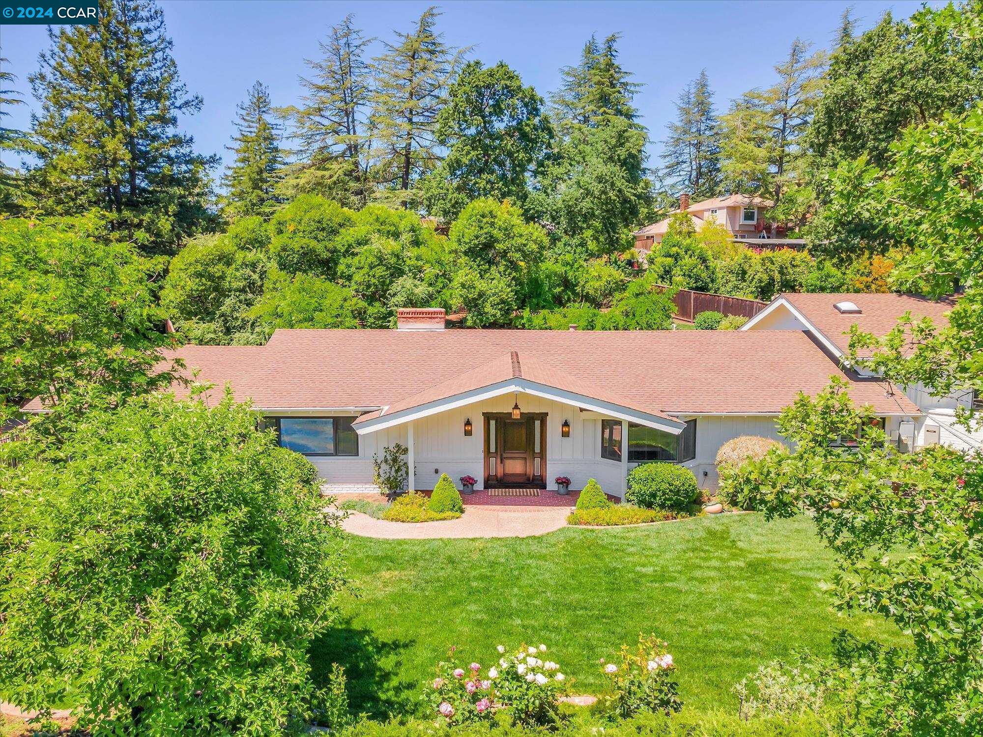 Detail Gallery Image 1 of 1 For 1049 Scots Ln, Walnut Creek,  CA 94596 - 3 Beds | 3/1 Baths