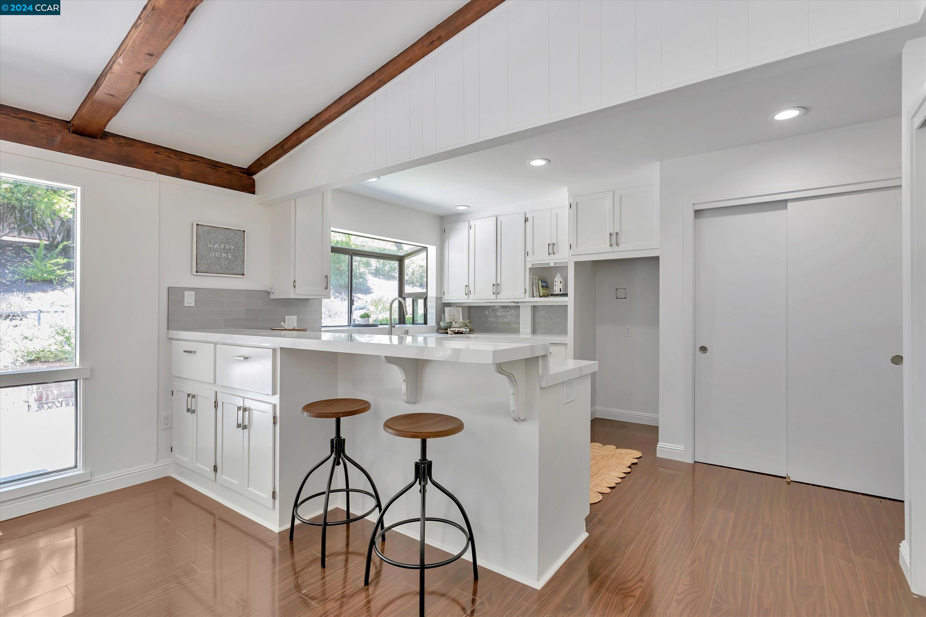 Detail Gallery Image 11 of 48 For 1049 Scots Ln, Walnut Creek,  CA 94596 - 3 Beds | 3/1 Baths