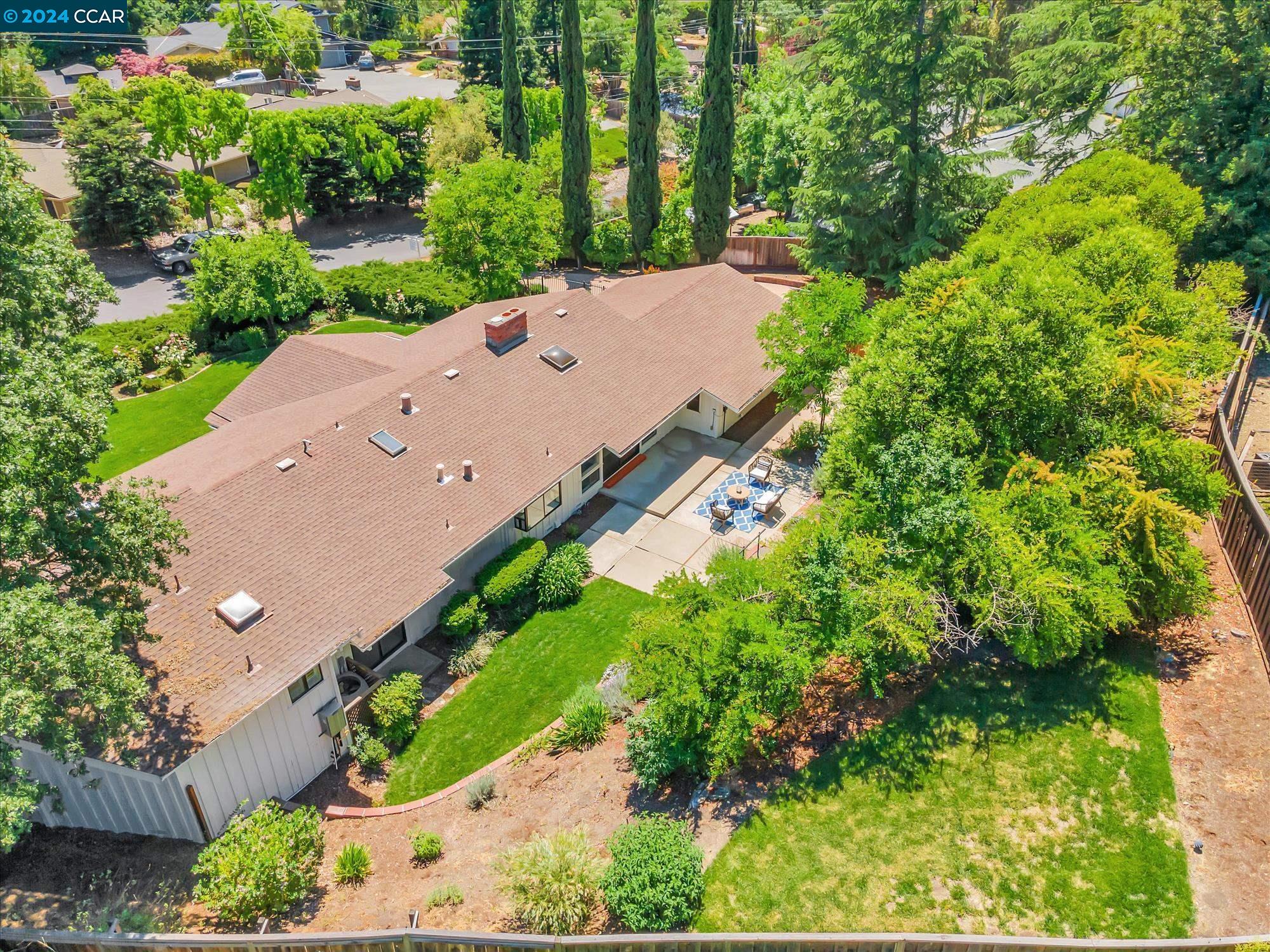 Detail Gallery Image 47 of 48 For 1049 Scots Ln, Walnut Creek,  CA 94596 - 3 Beds | 3/1 Baths