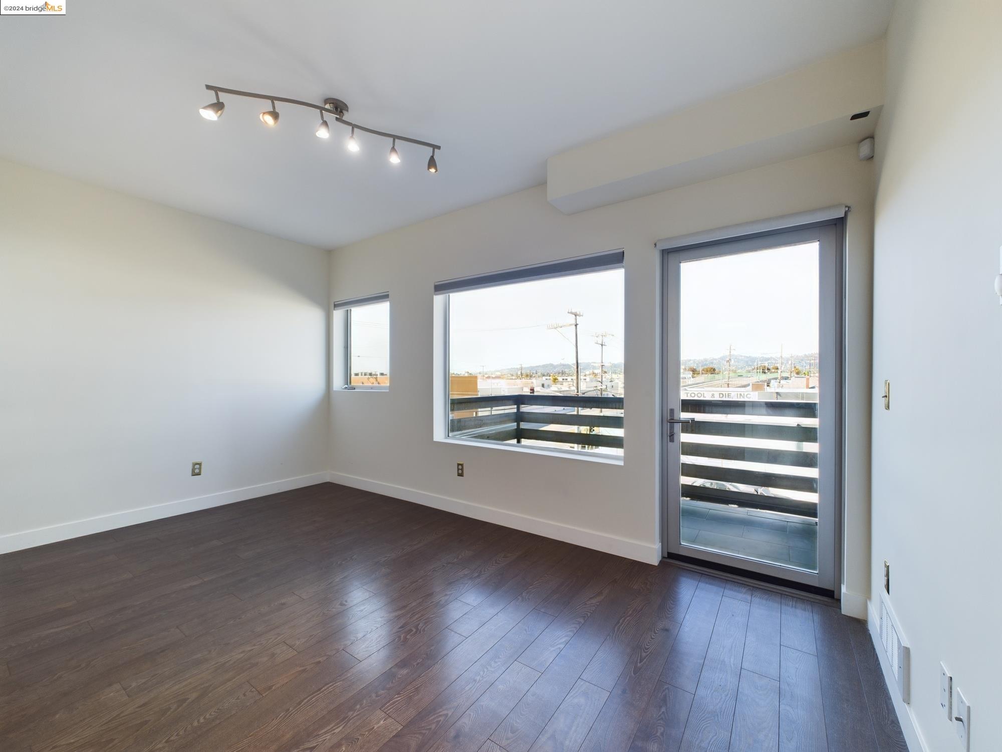 Detail Gallery Image 22 of 47 For 414 29th Ave #4,  Oakland,  CA 94601 - 2 Beds | 2 Baths